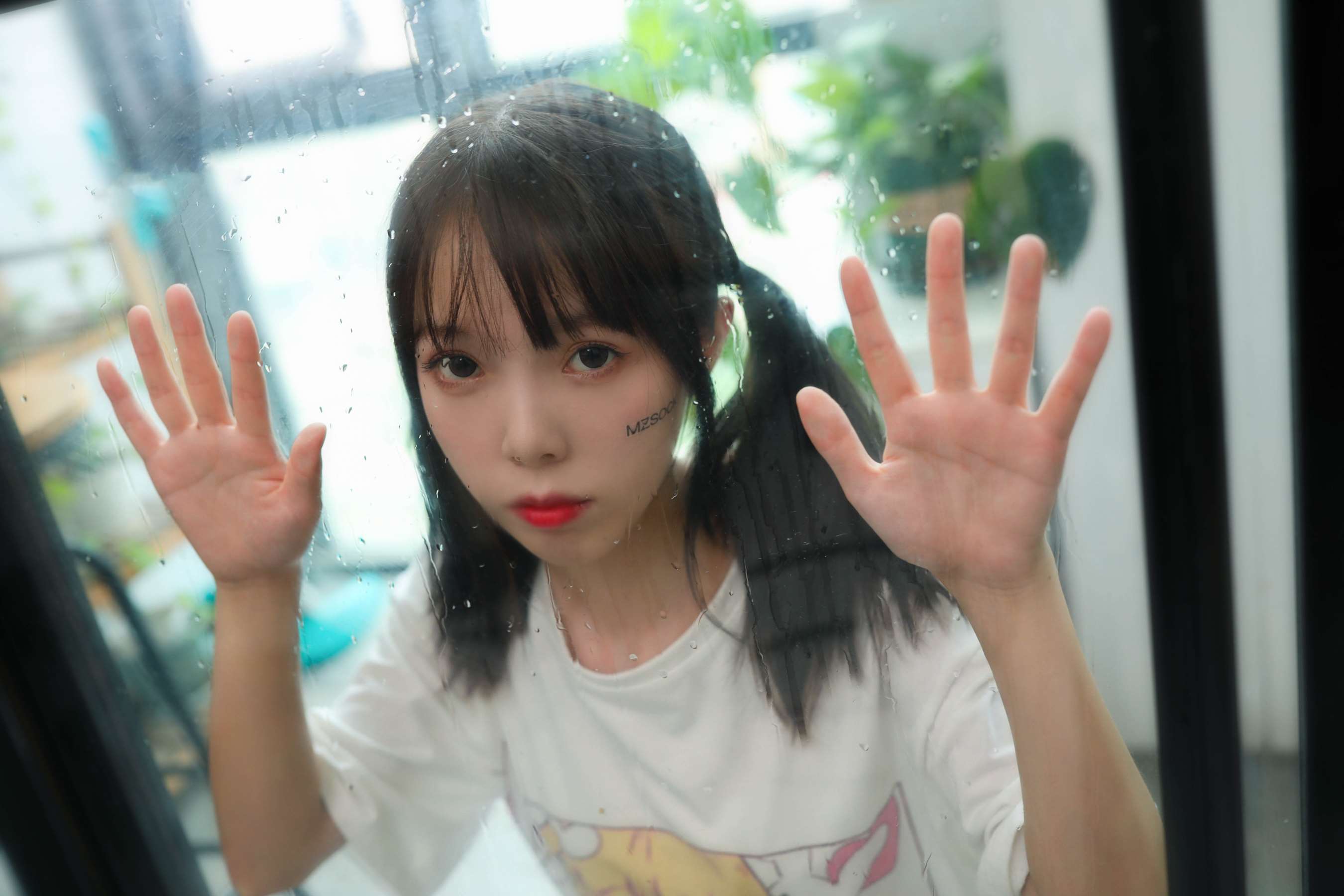 《樱子板鞋の船袜脚》作品图