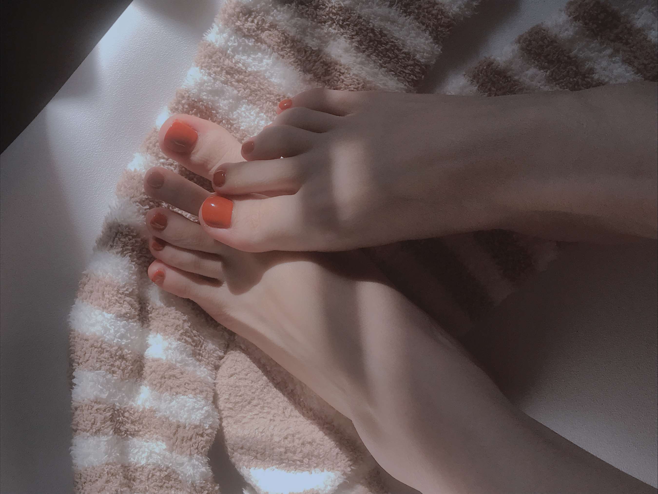 《雪雪小姐姐美腿脚丫》作品图