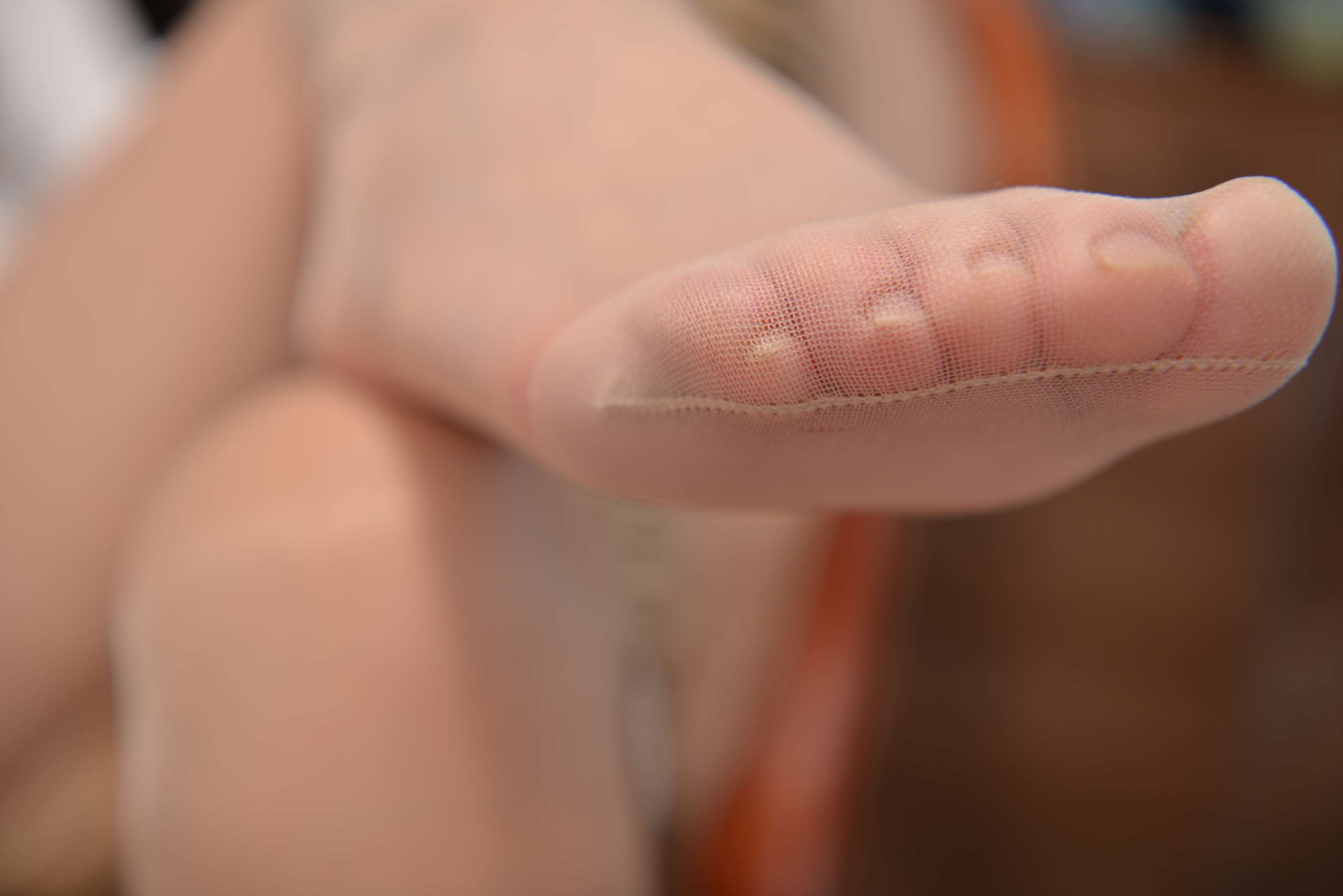 《苏溪40码裸足大脚丫》作品图