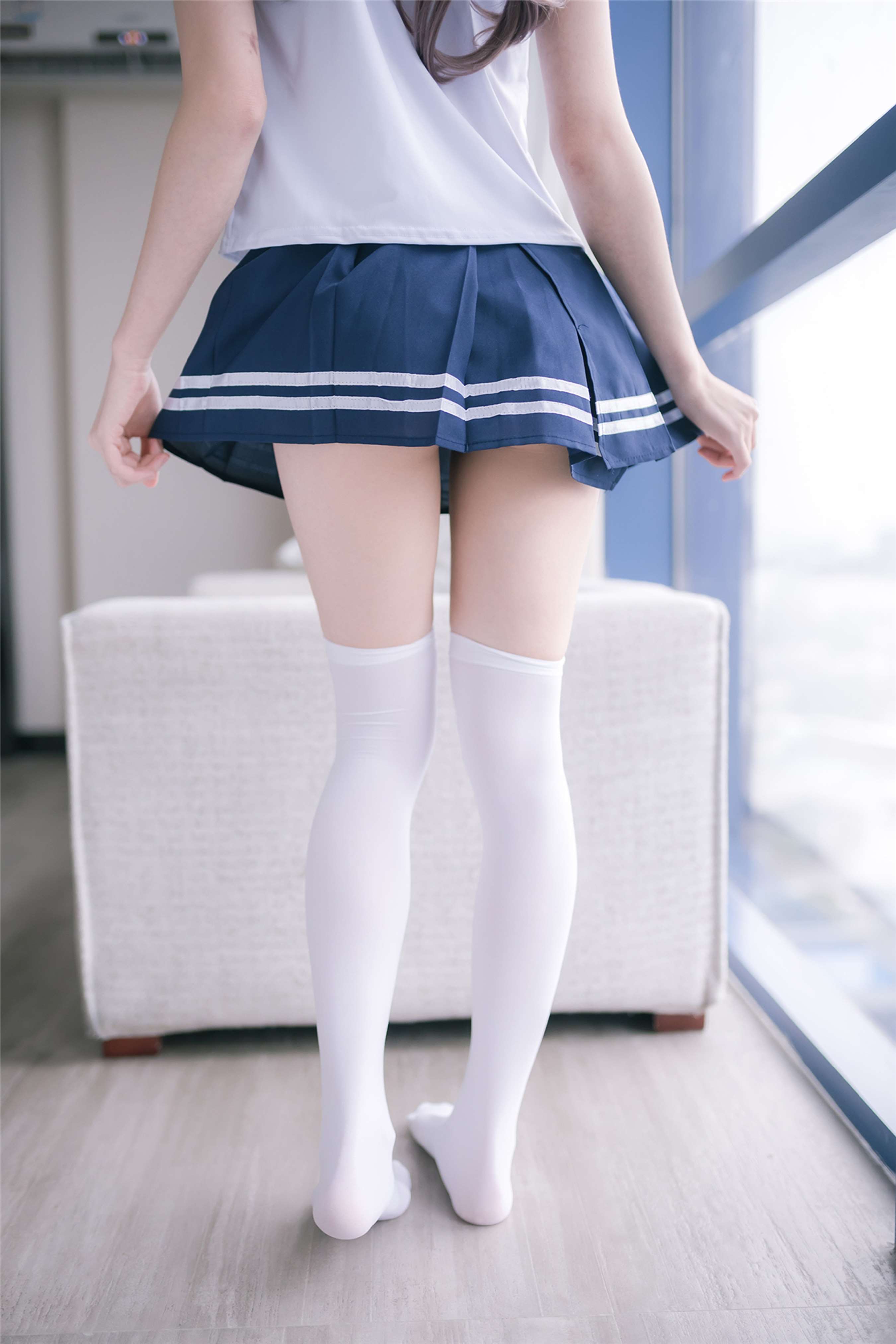 《JK制服の白丝脚丫》作品图