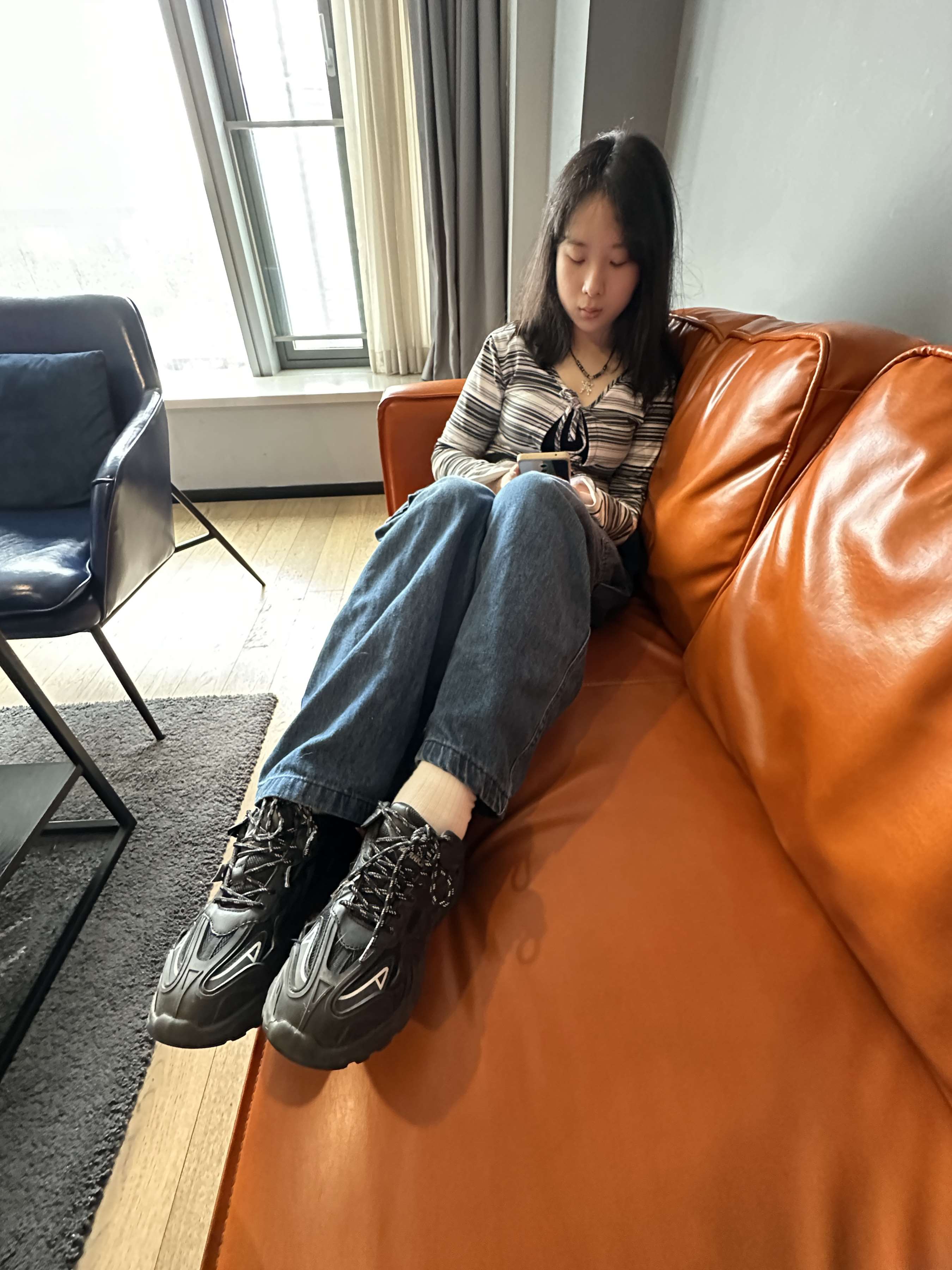 《00后篮球馆收银小妹》作品图