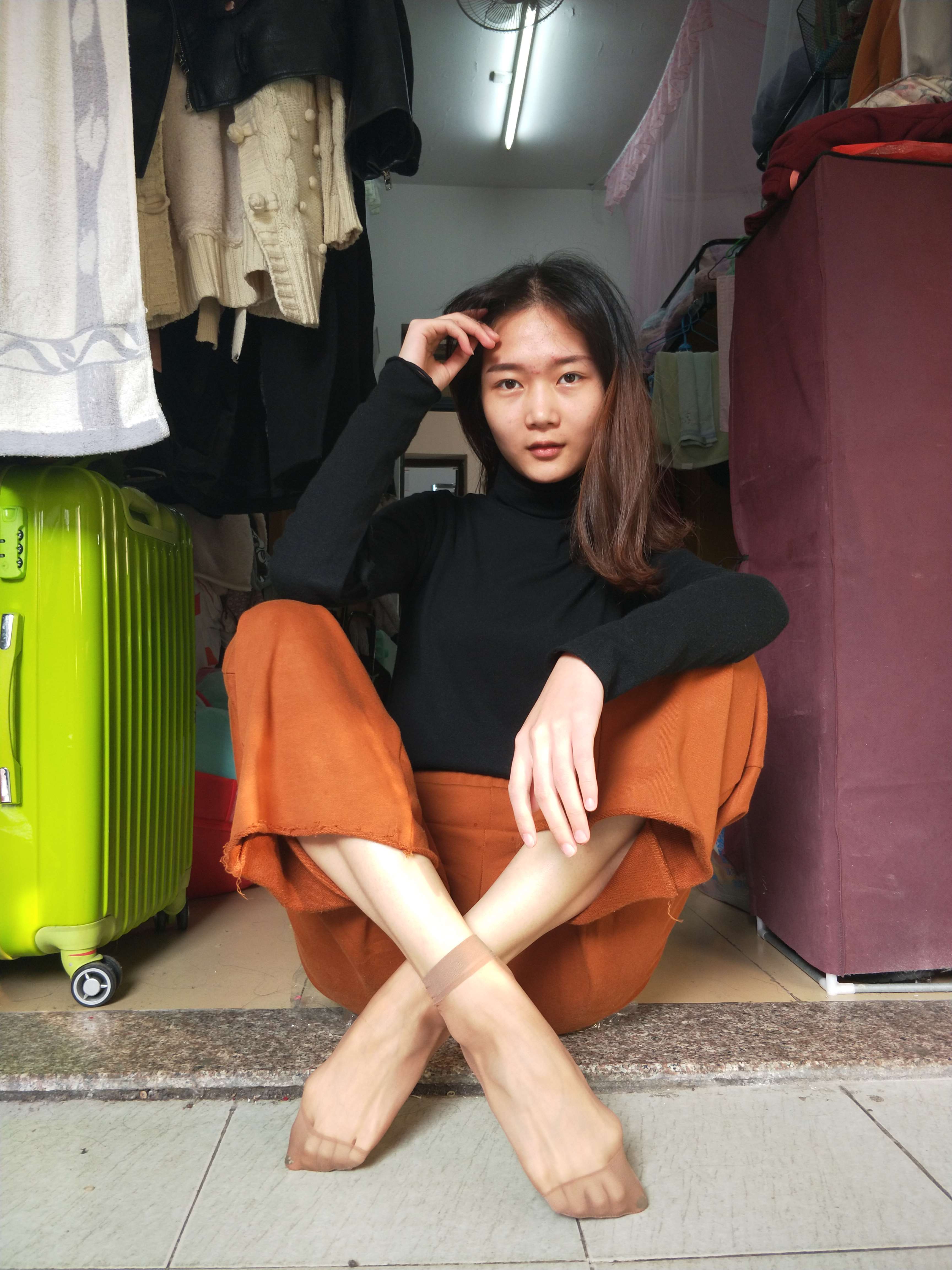 《子薇同学的短丝脚丫》作品图