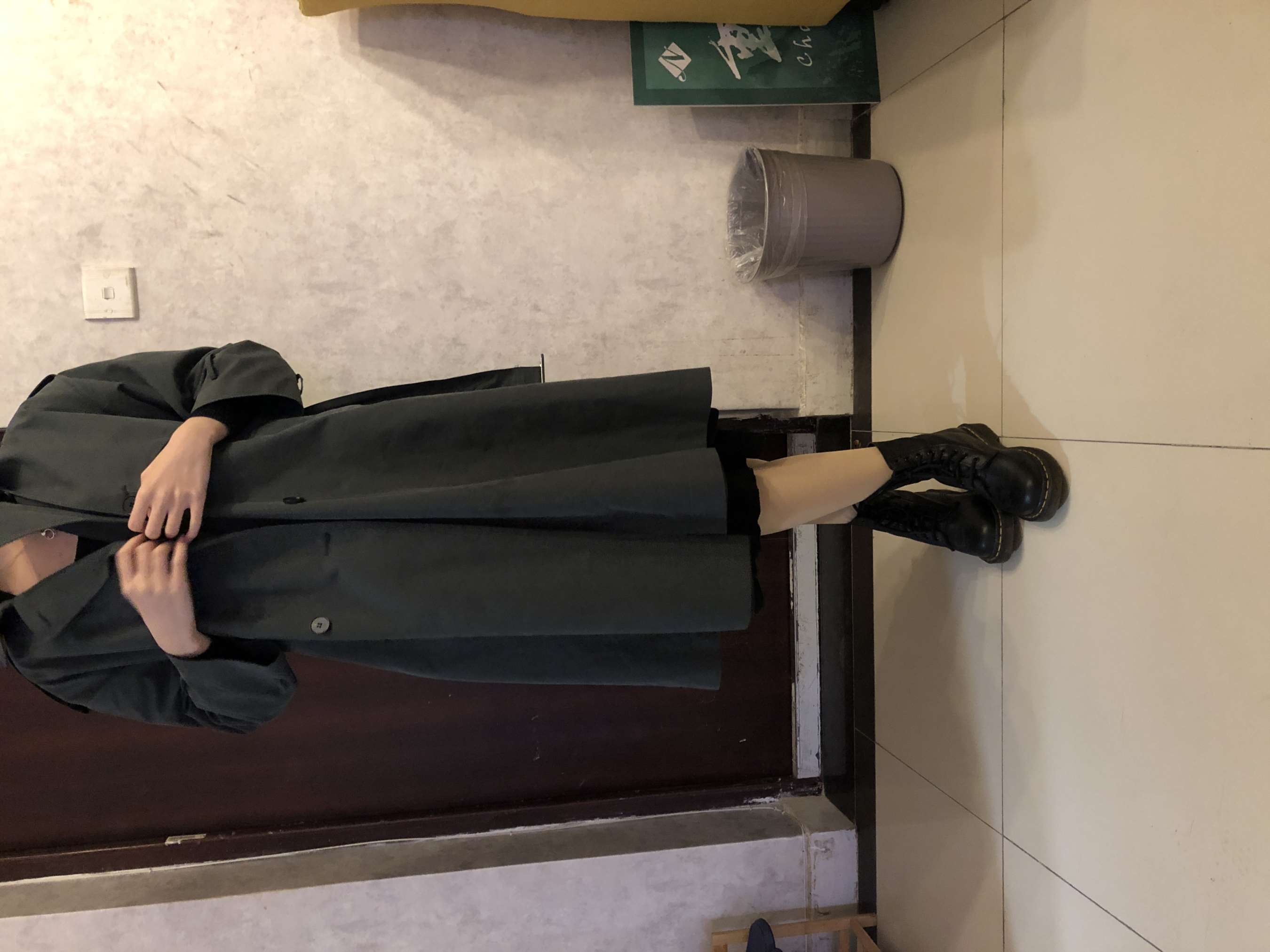 《校园的风衣小女神》作品图