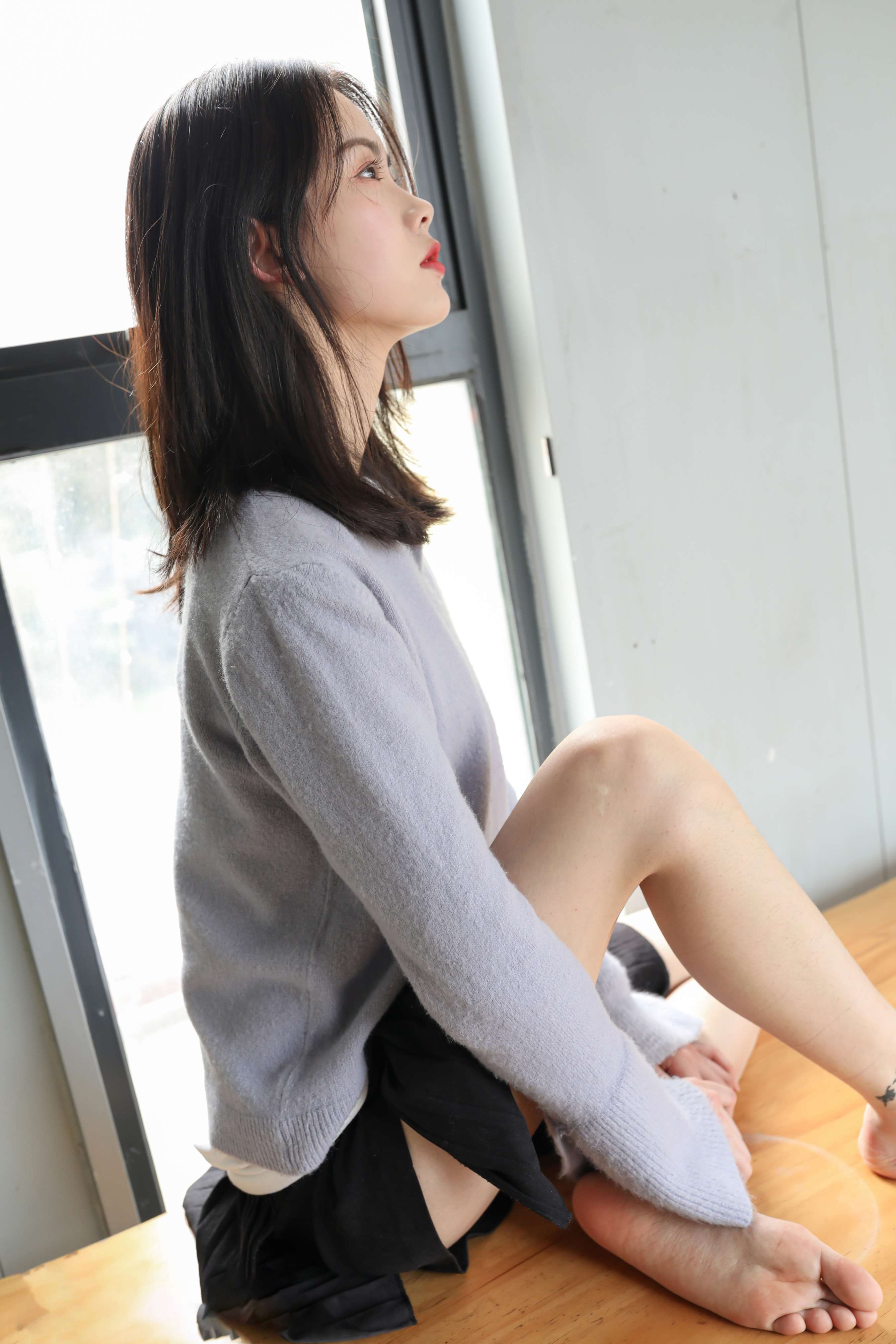 《雨沫嫩足玩糖果》作品图