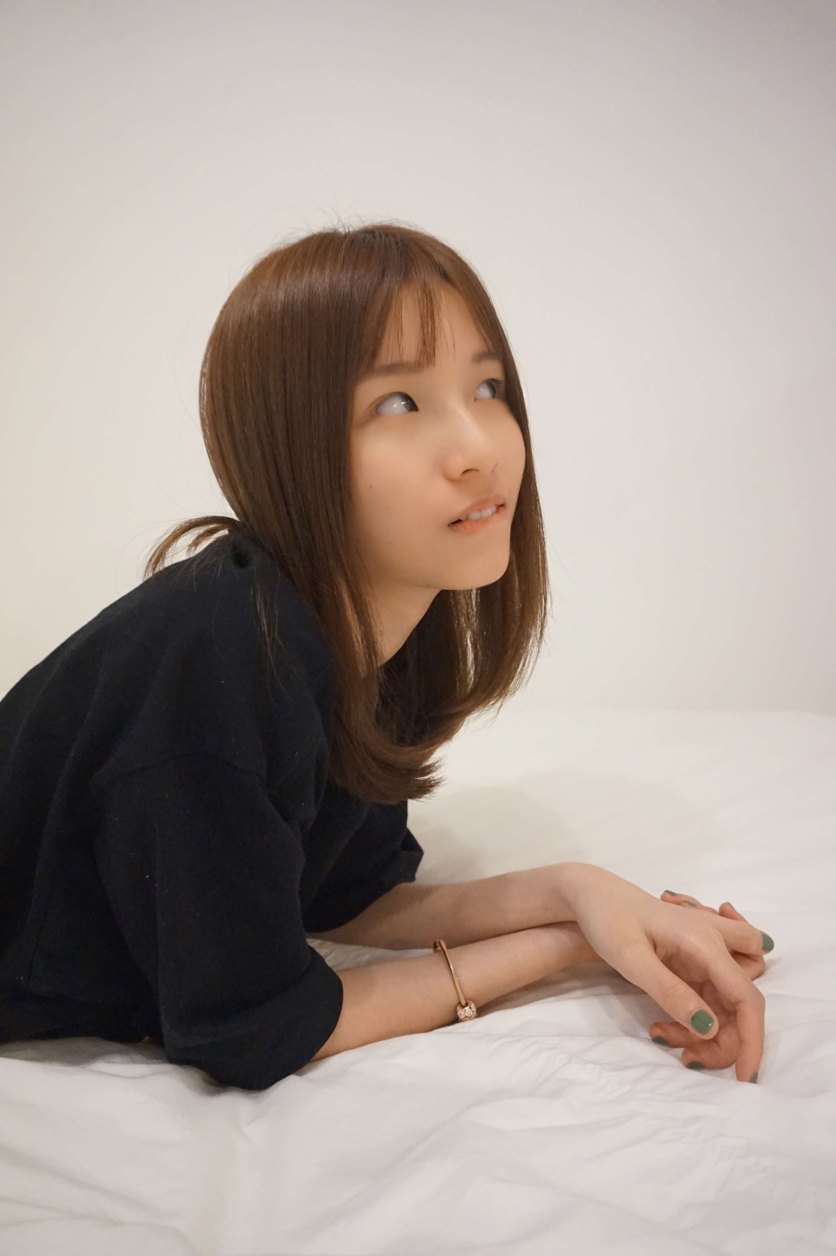 《校花裸足の棉袜脚》作品图