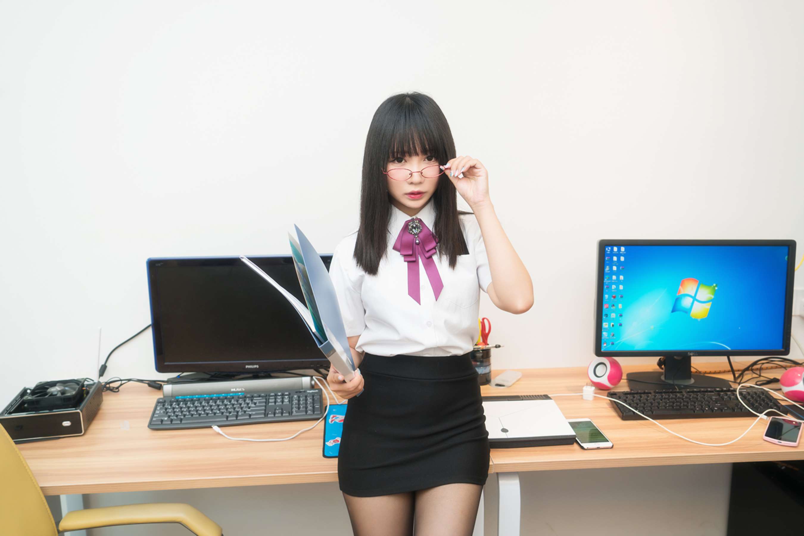 《铭铭高跟の开洞黑丝》作品图