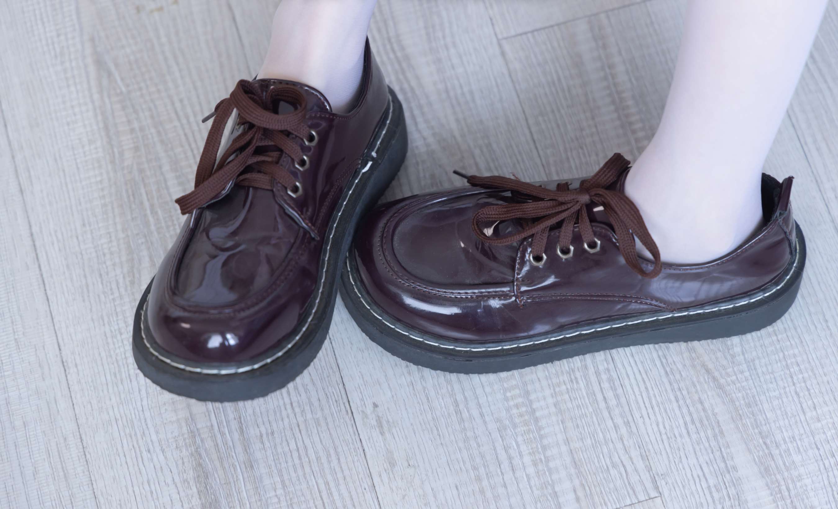 《稚予-皮鞋、白丝、JK制服 》作品图