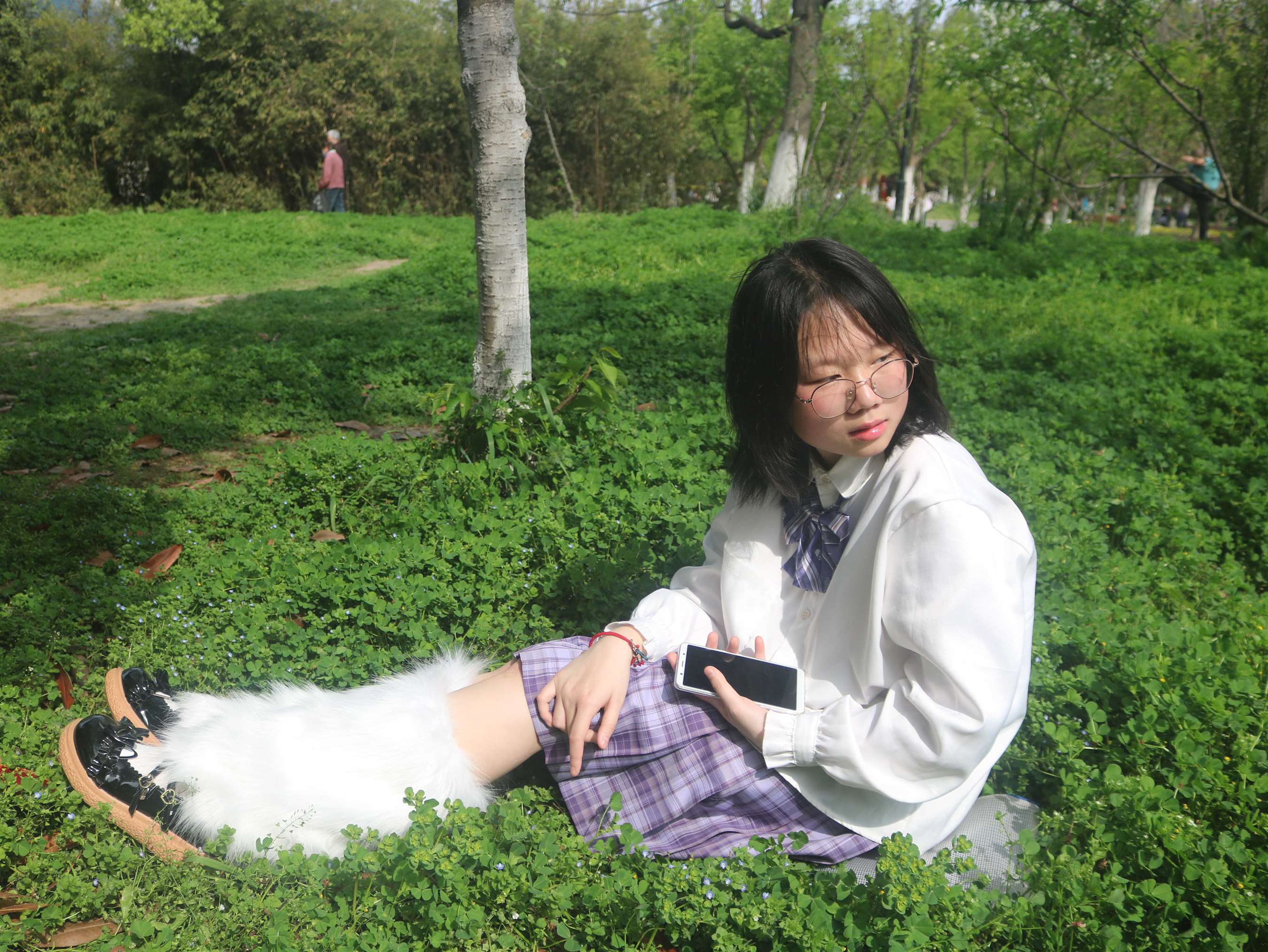 《眼镜JK毛绒》作品图