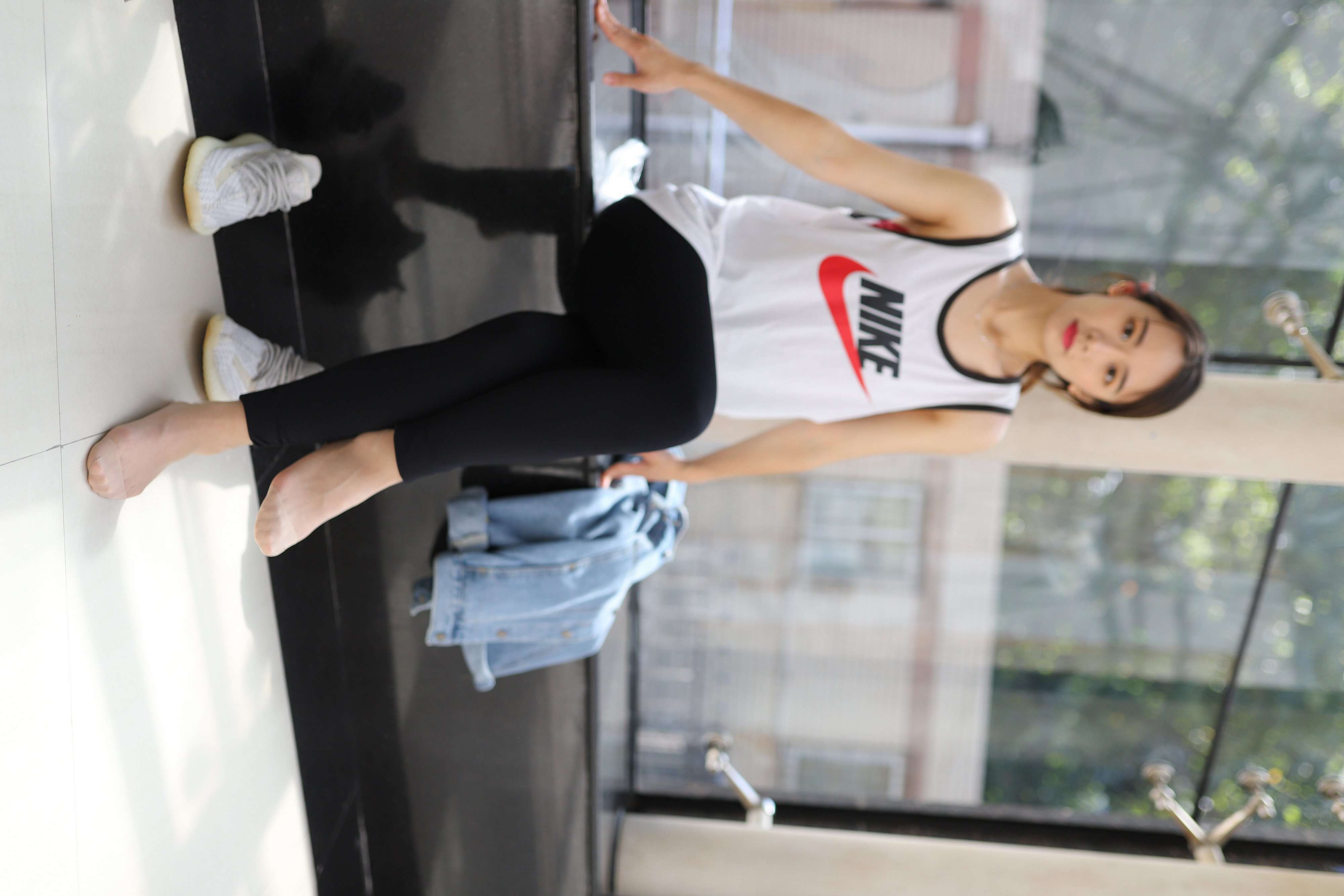 《球服の船袜师妹》作品图