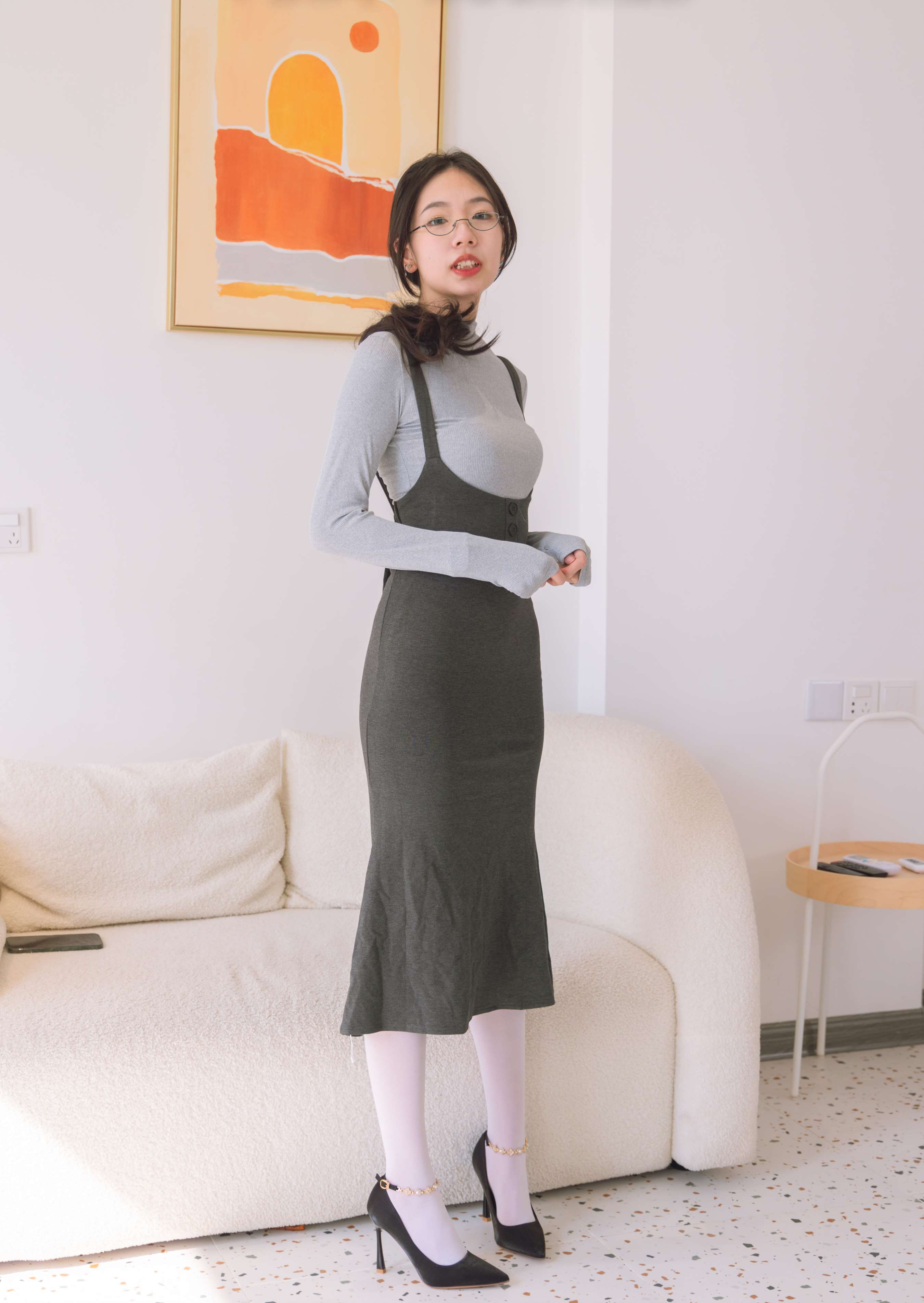 《小甜豆-高跟鞋、厚白丝》作品图