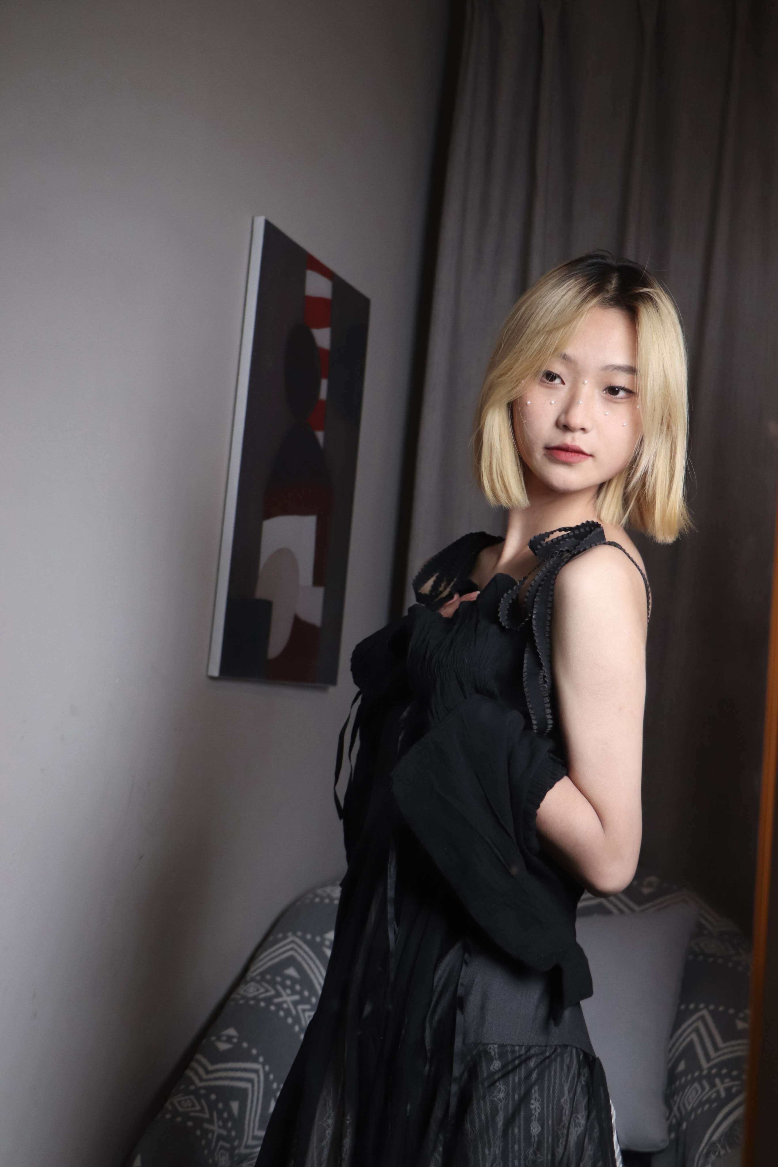 《小姐姐板鞋棉袜の嫩足脚丫》作品图