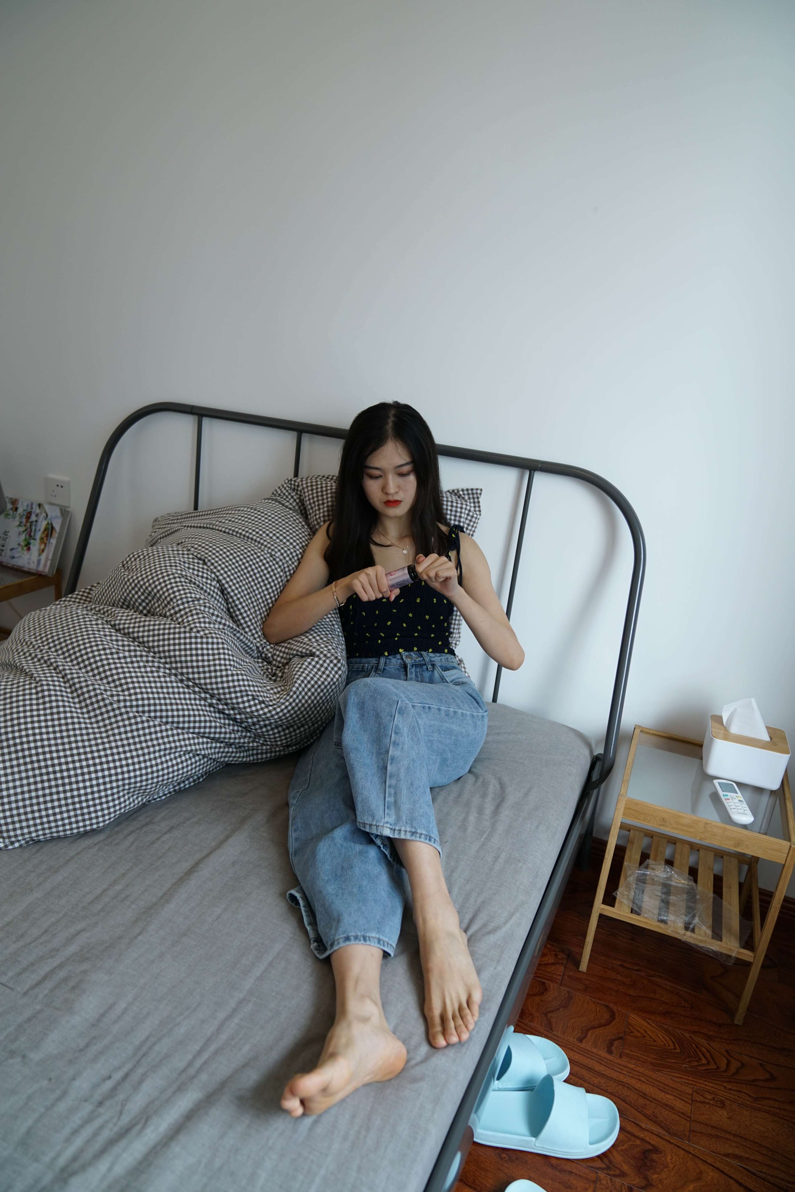 《寝室牛仔小姑娘》作品图