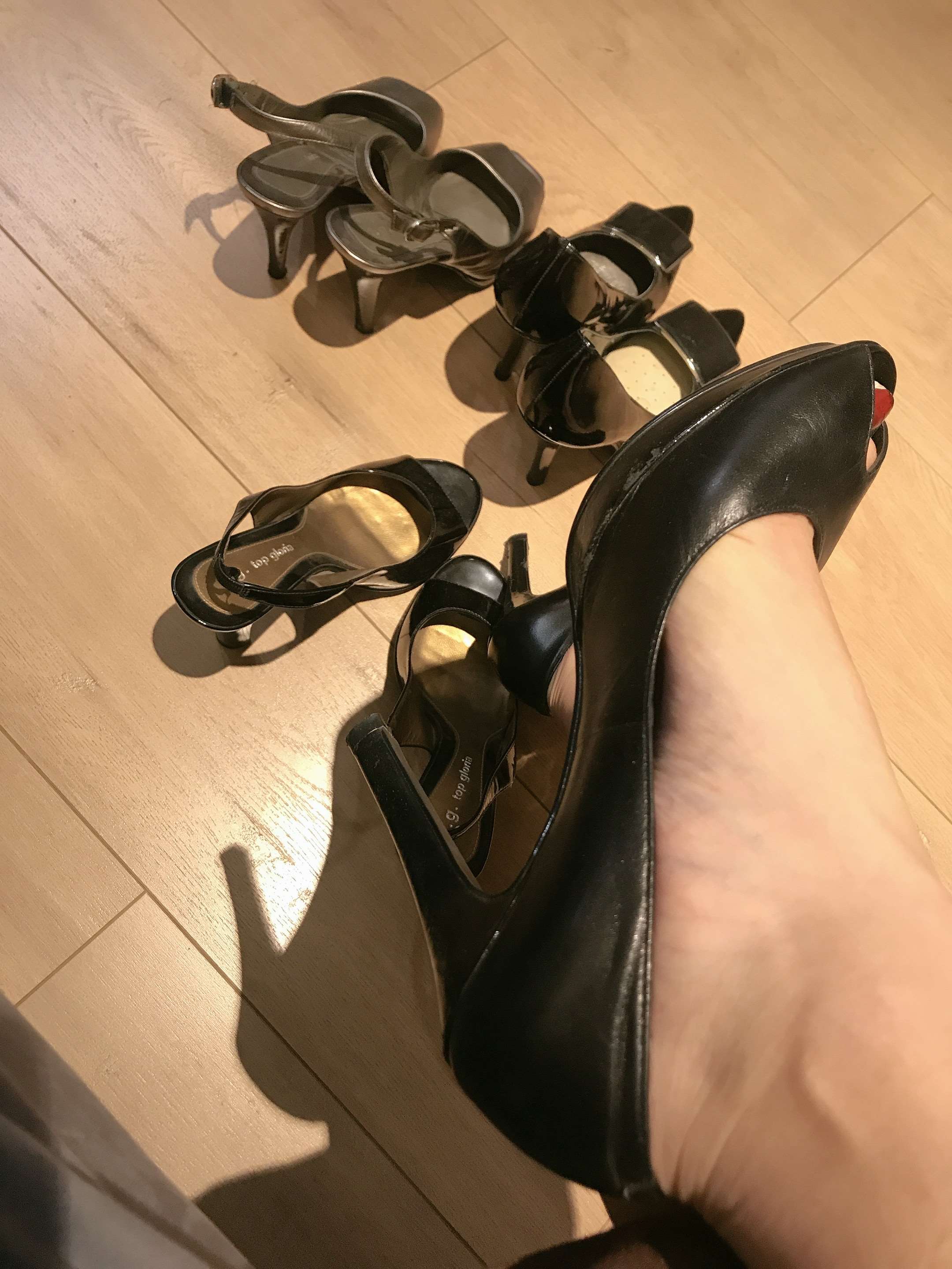 《妈妈的高跟鞋》作品图