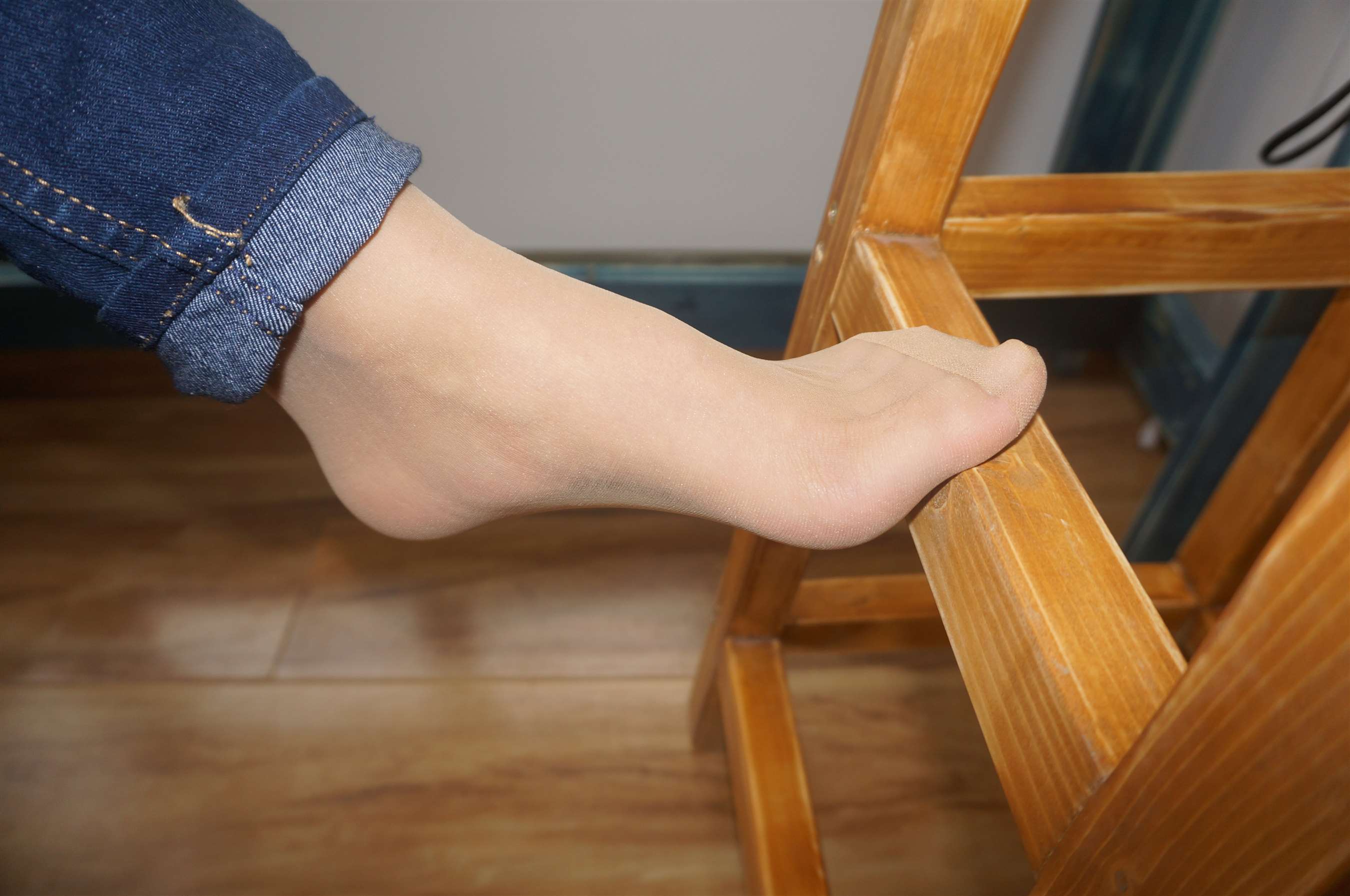 《短发牛仔少女》作品图