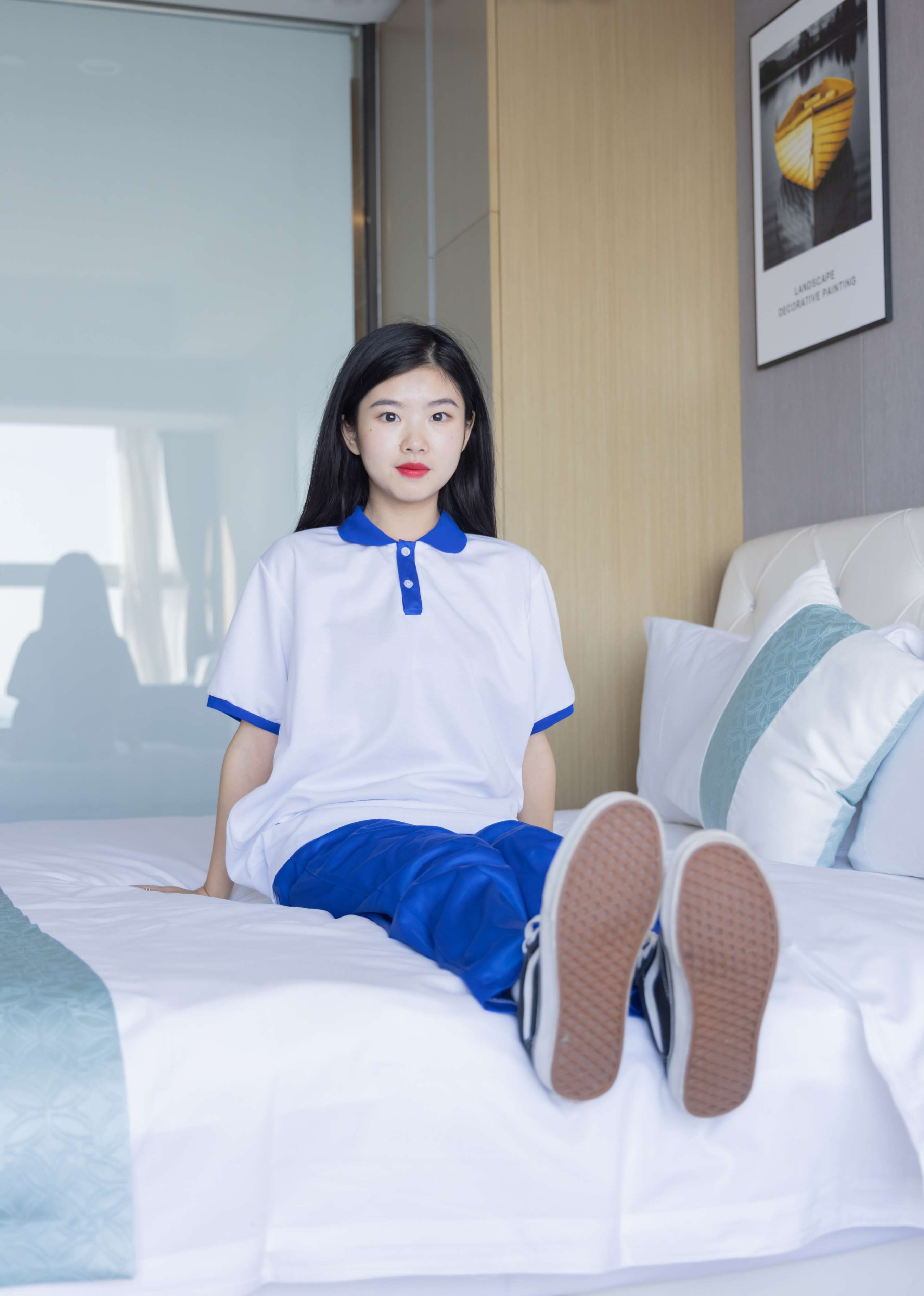 《师妹小奶熊校服の白棉袜脚》作品图