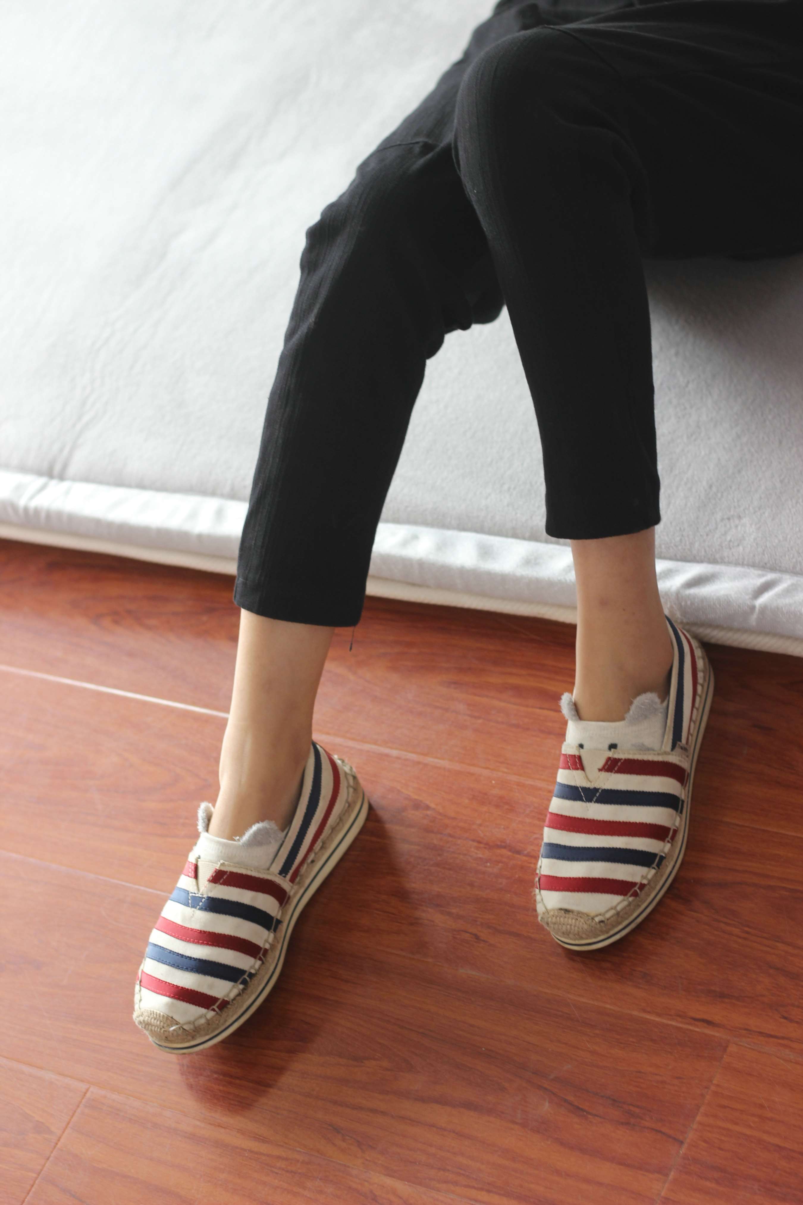 《师妹的兔子袜脚》作品图