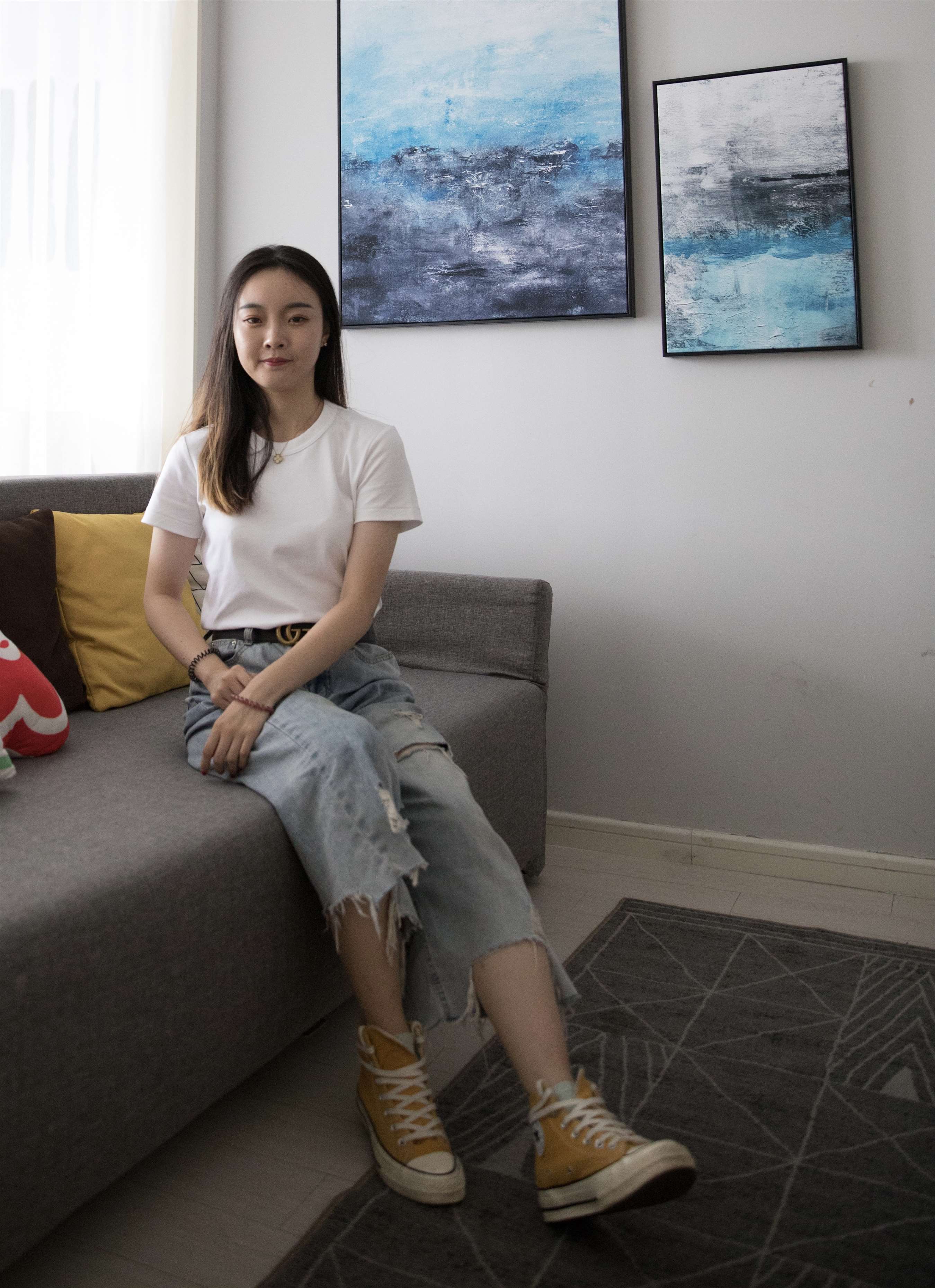 《黄色高帮帆布鞋の棉袜脚》作品图