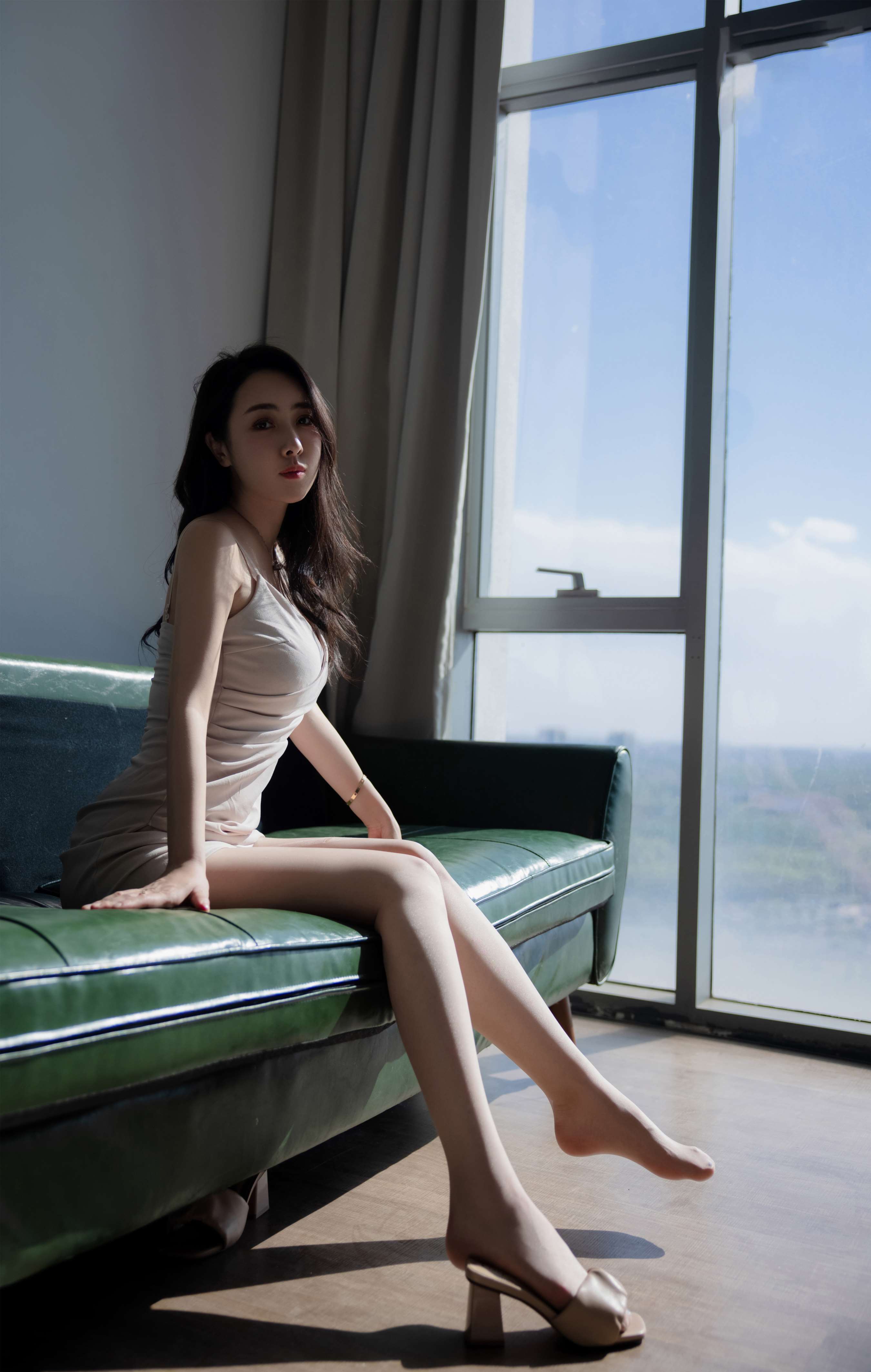 《静思高跟の肉丝足》作品图