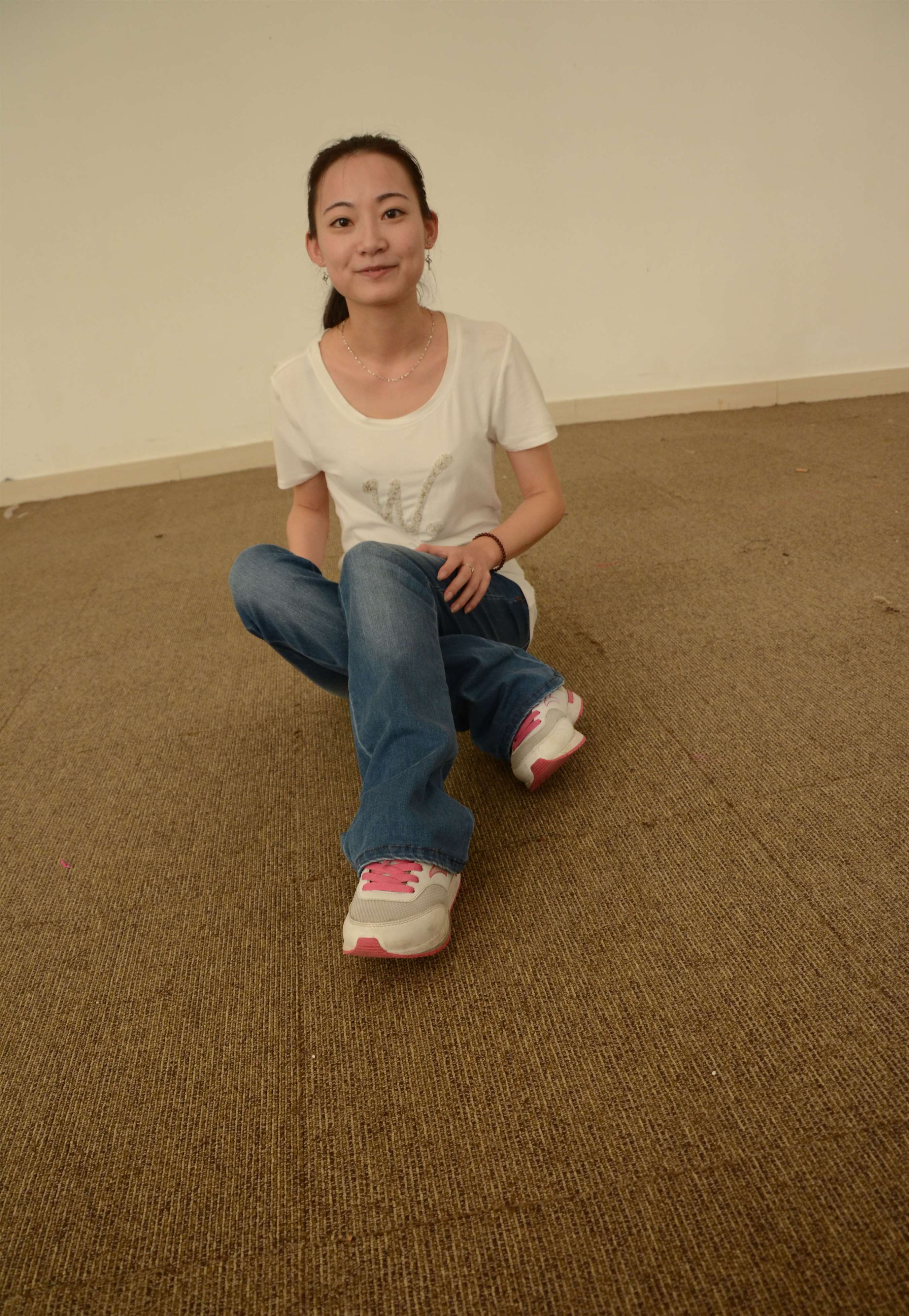 《安踏运动鞋の白棉袜脚》作品图