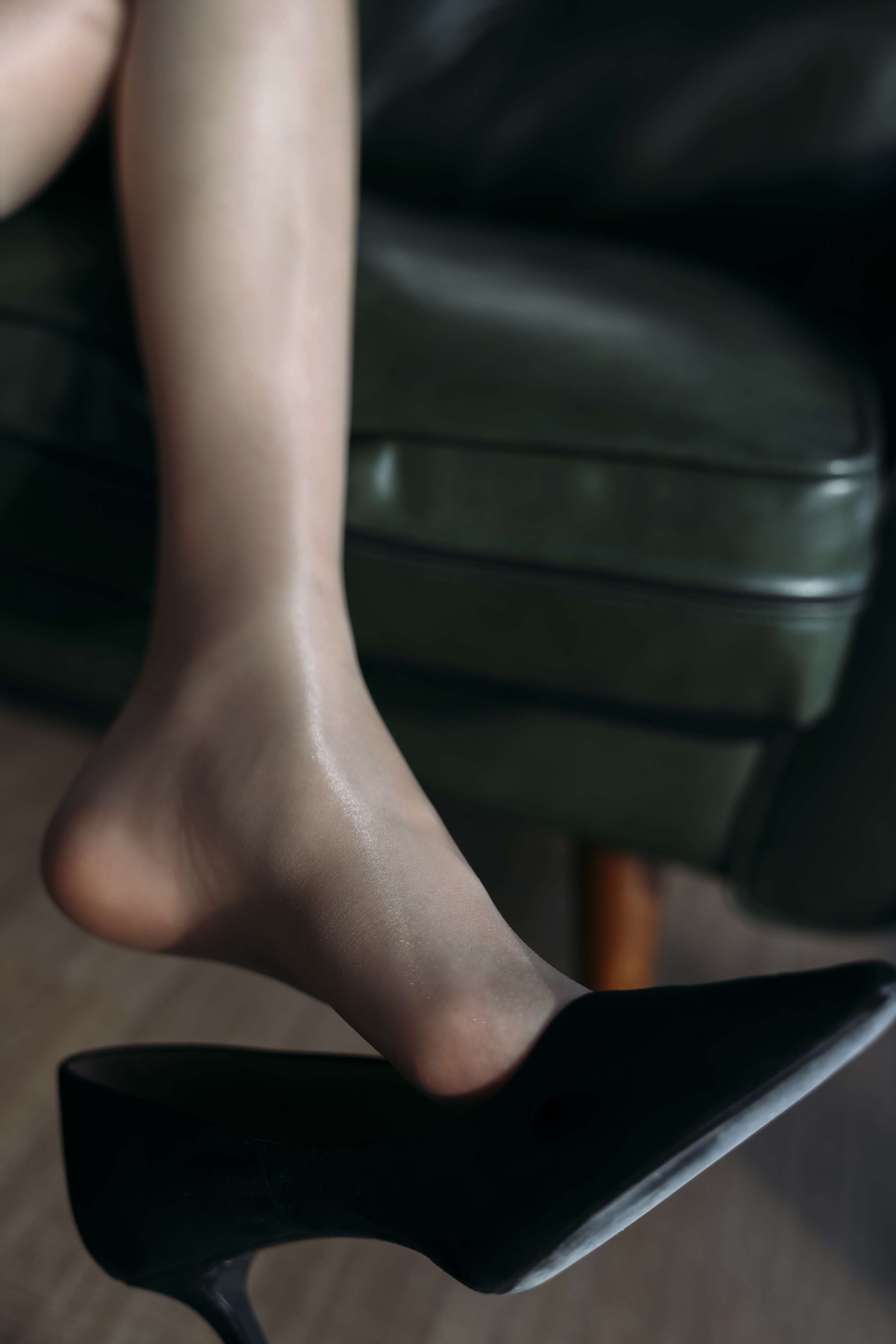 《徐徐 高跟の肉丝足》作品图