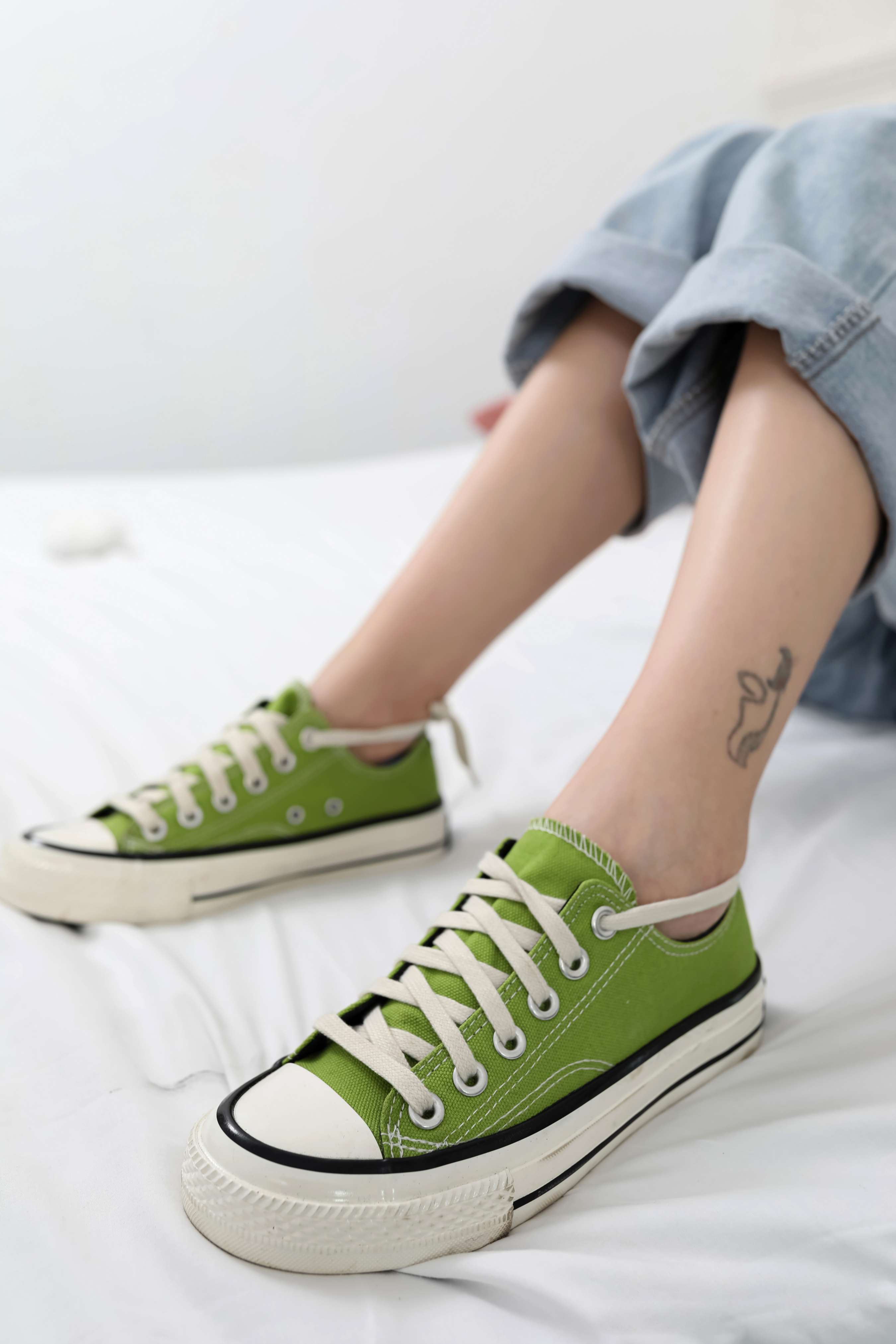 《樱子帆布鞋の冰丝脚》作品图