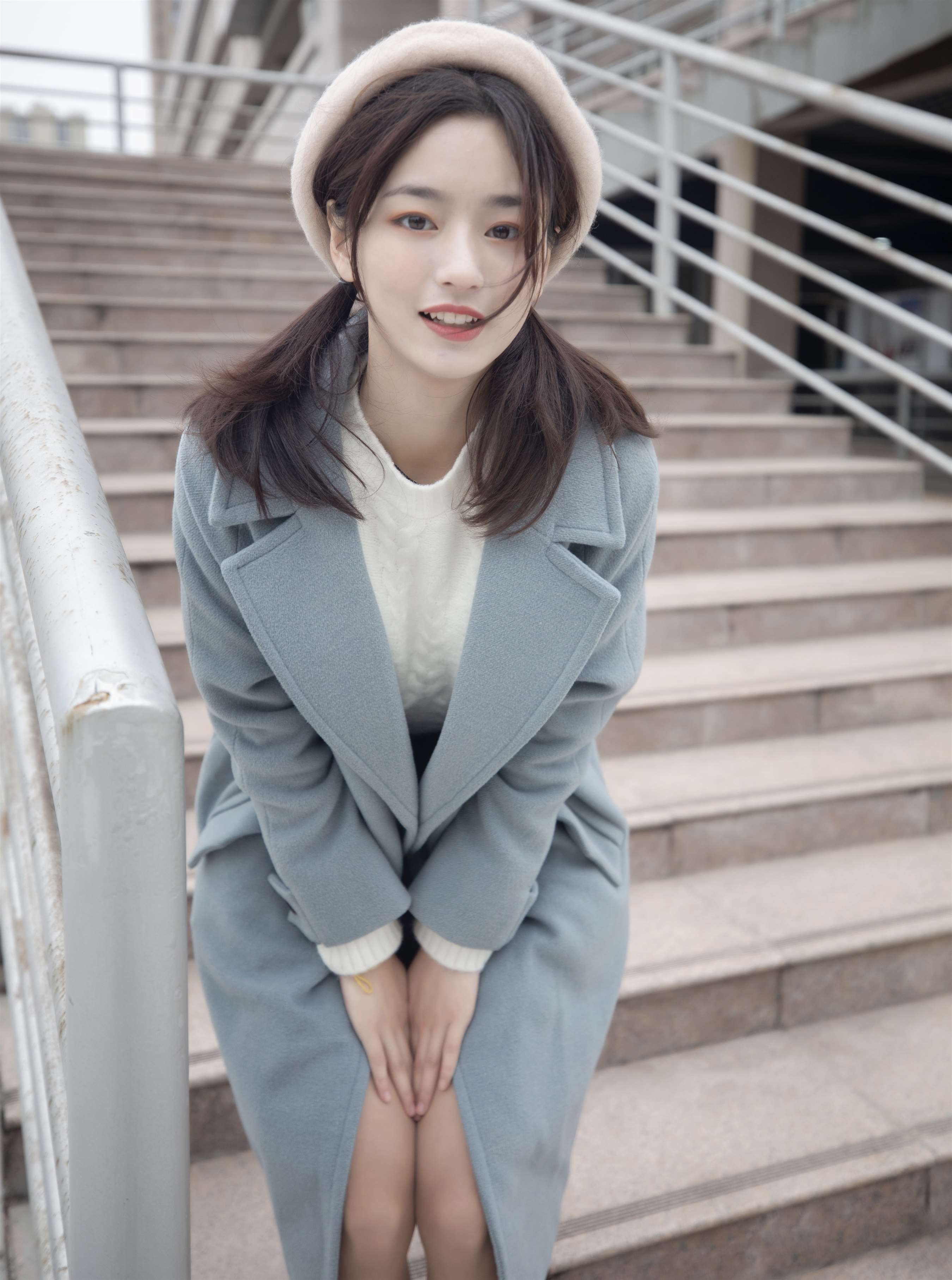 《毛毛鞋の丝足脚丫【套图+视频1个】》作品图