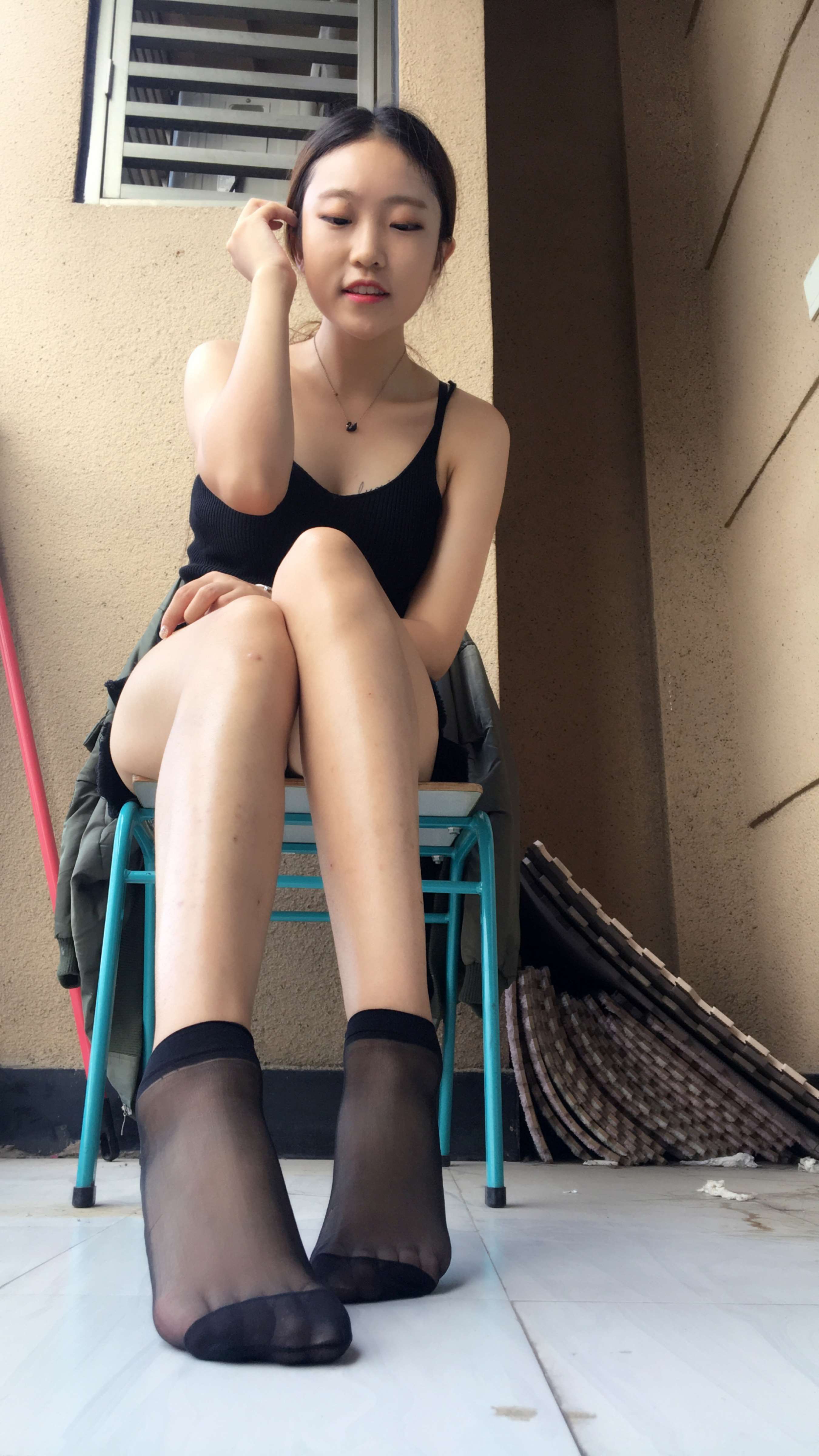 《雨柔短丝脚丫》作品图