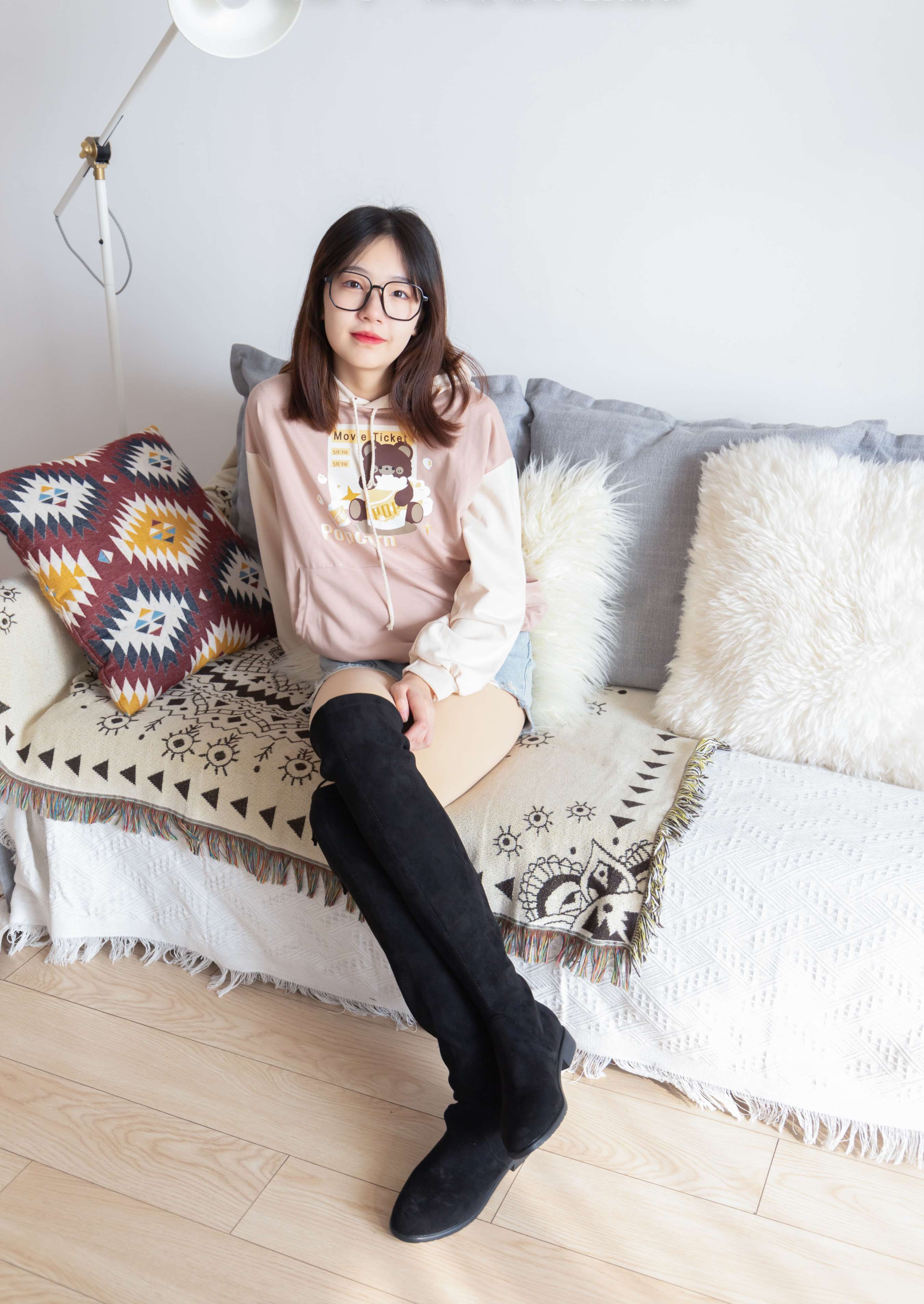 《小甜豆-长靴、厚肉丝》作品图