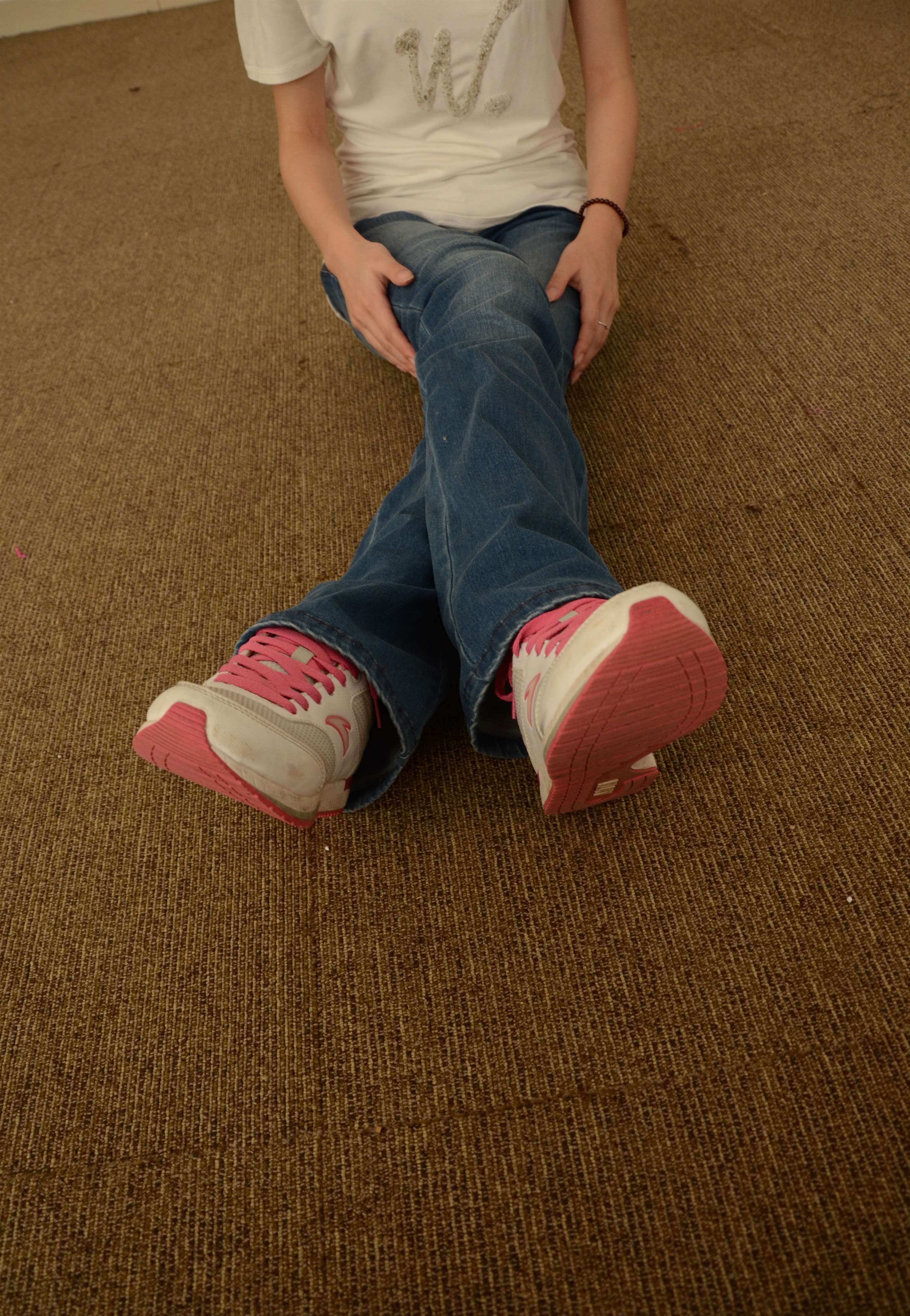 《安踏运动鞋の白棉袜脚》作品图