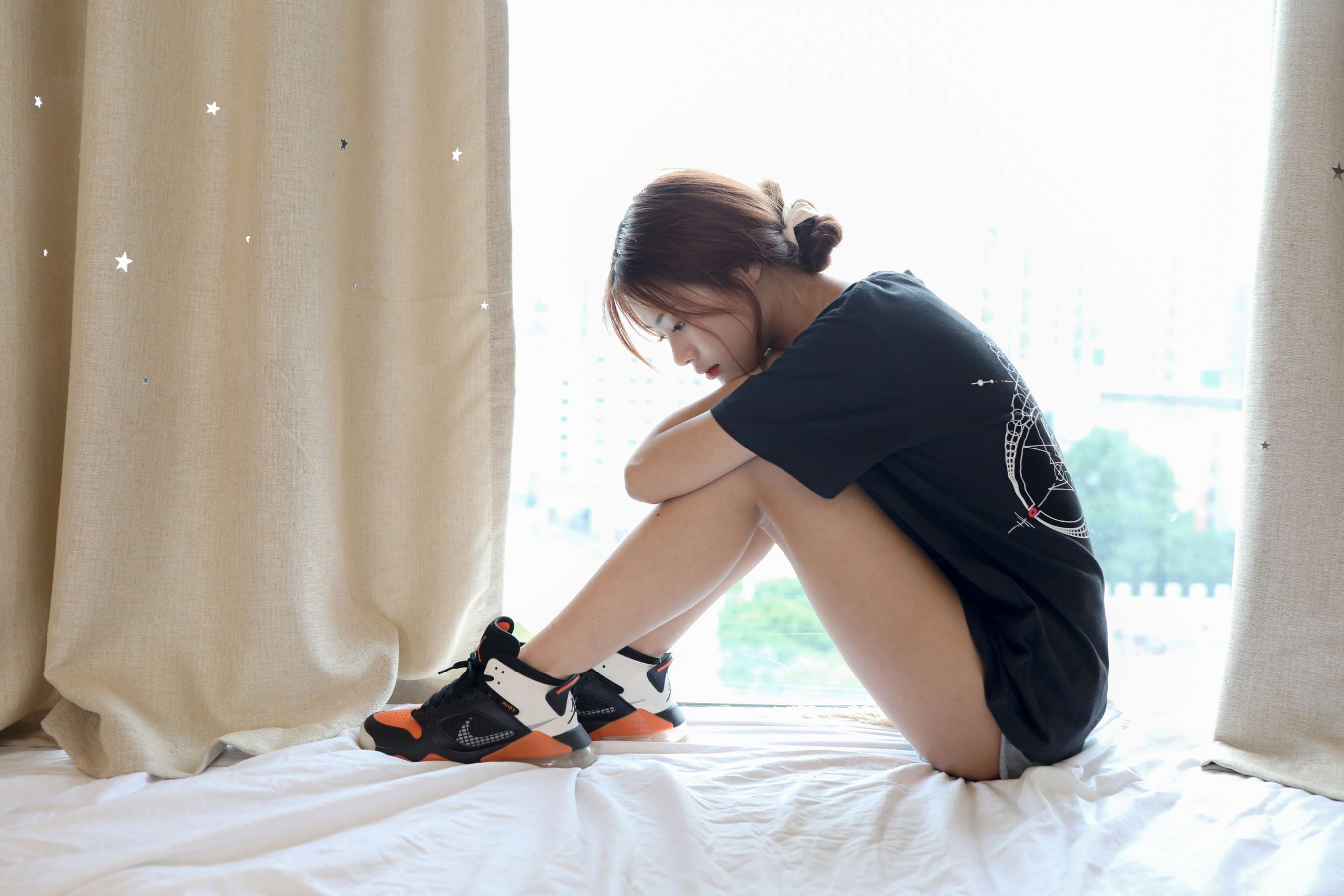 《芊芊球鞋の棉袜脚》作品图