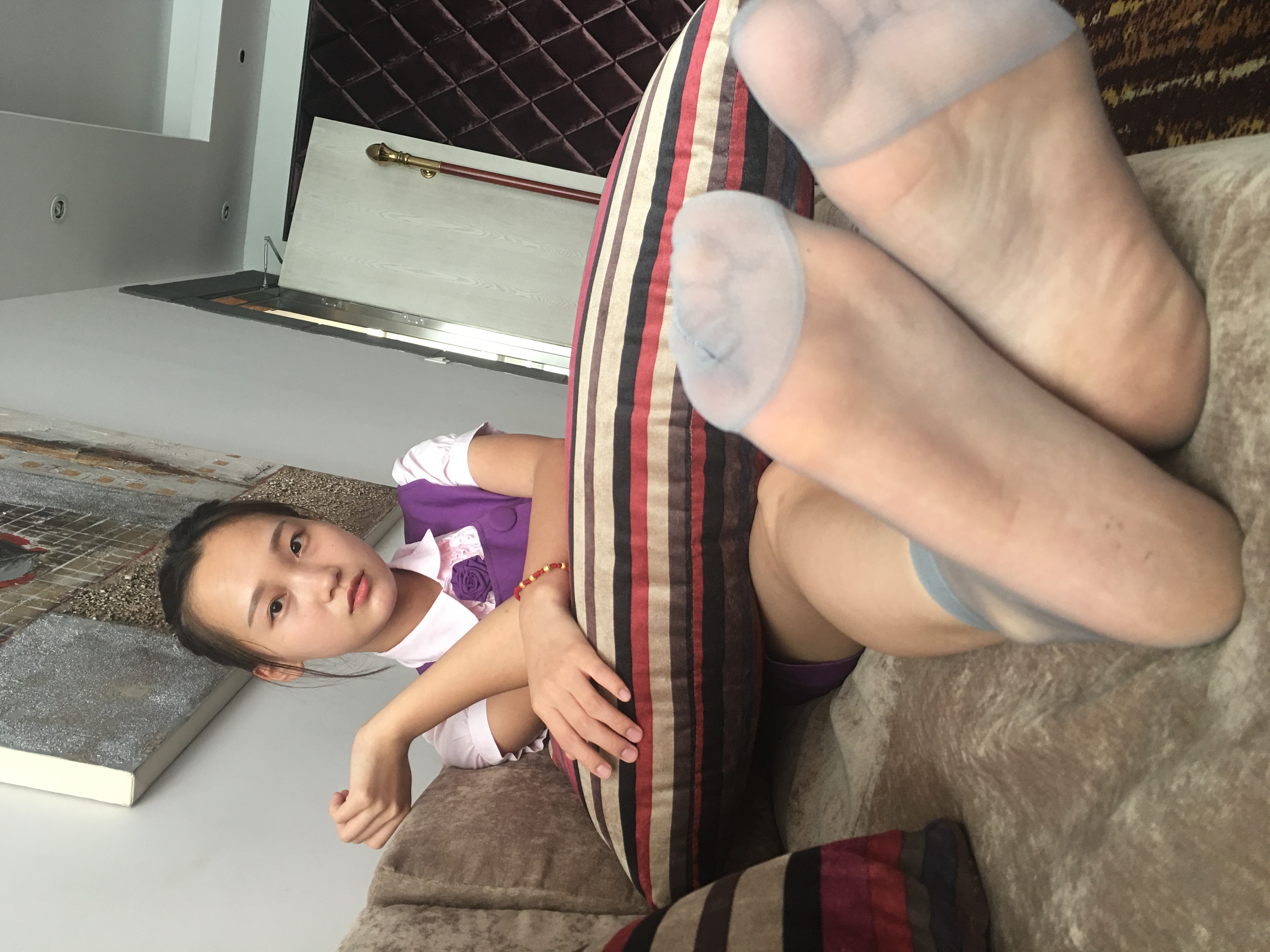 《空姐制服の短丝脚丫》作品图