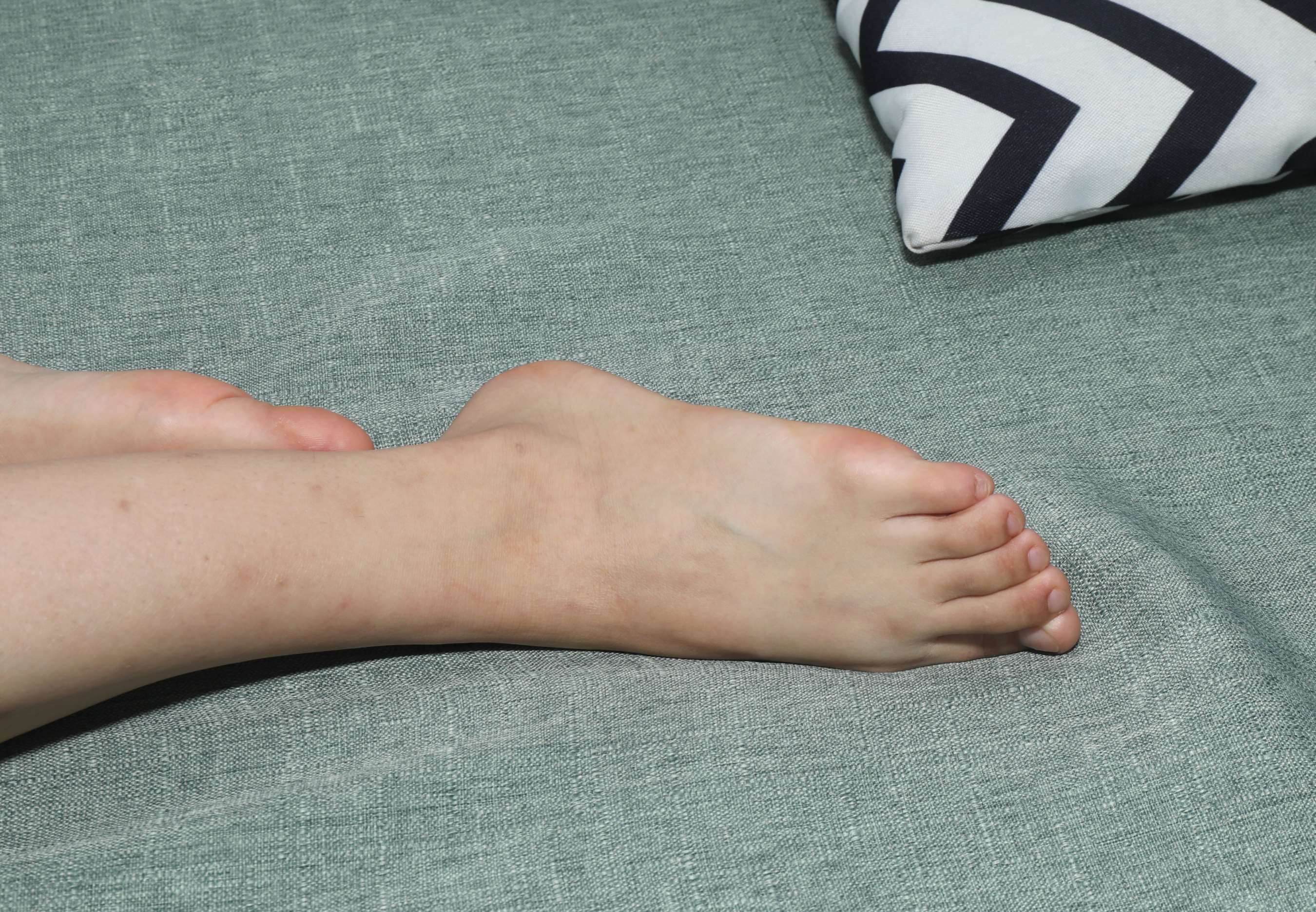 《海源展示37码嫩白小脚》作品图