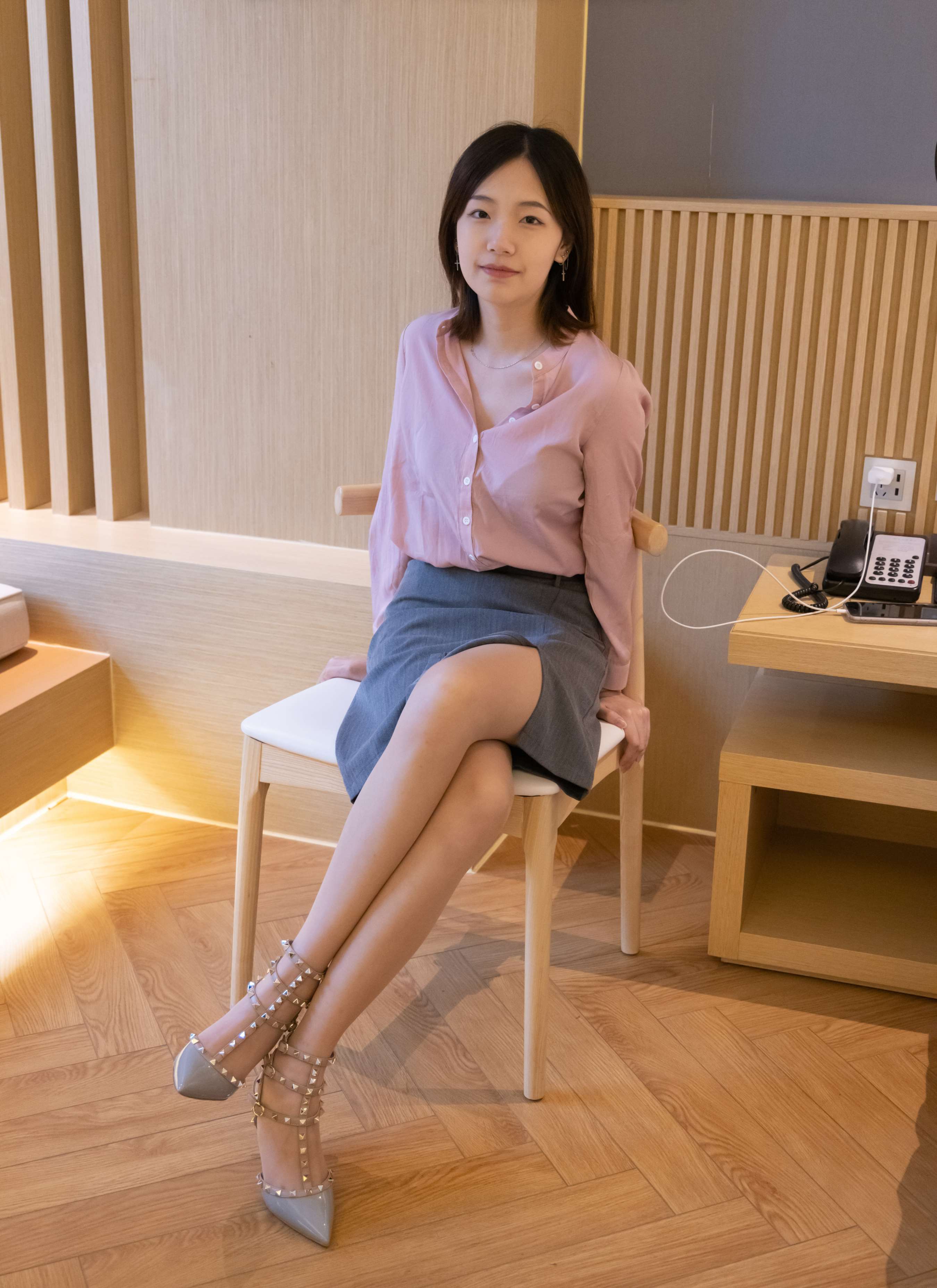 《小甜豆高跟凉鞋の肉丝足》作品图