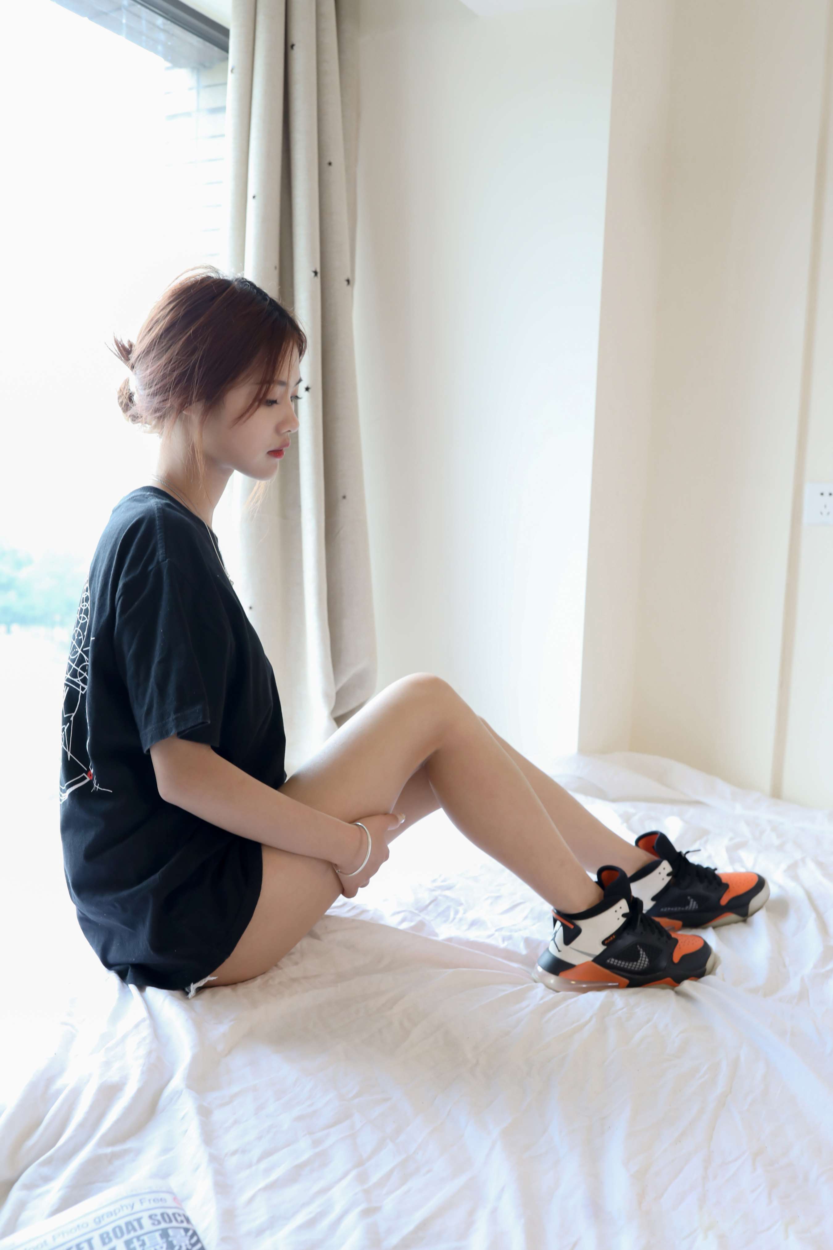 《芊芊球鞋の棉袜脚》作品图