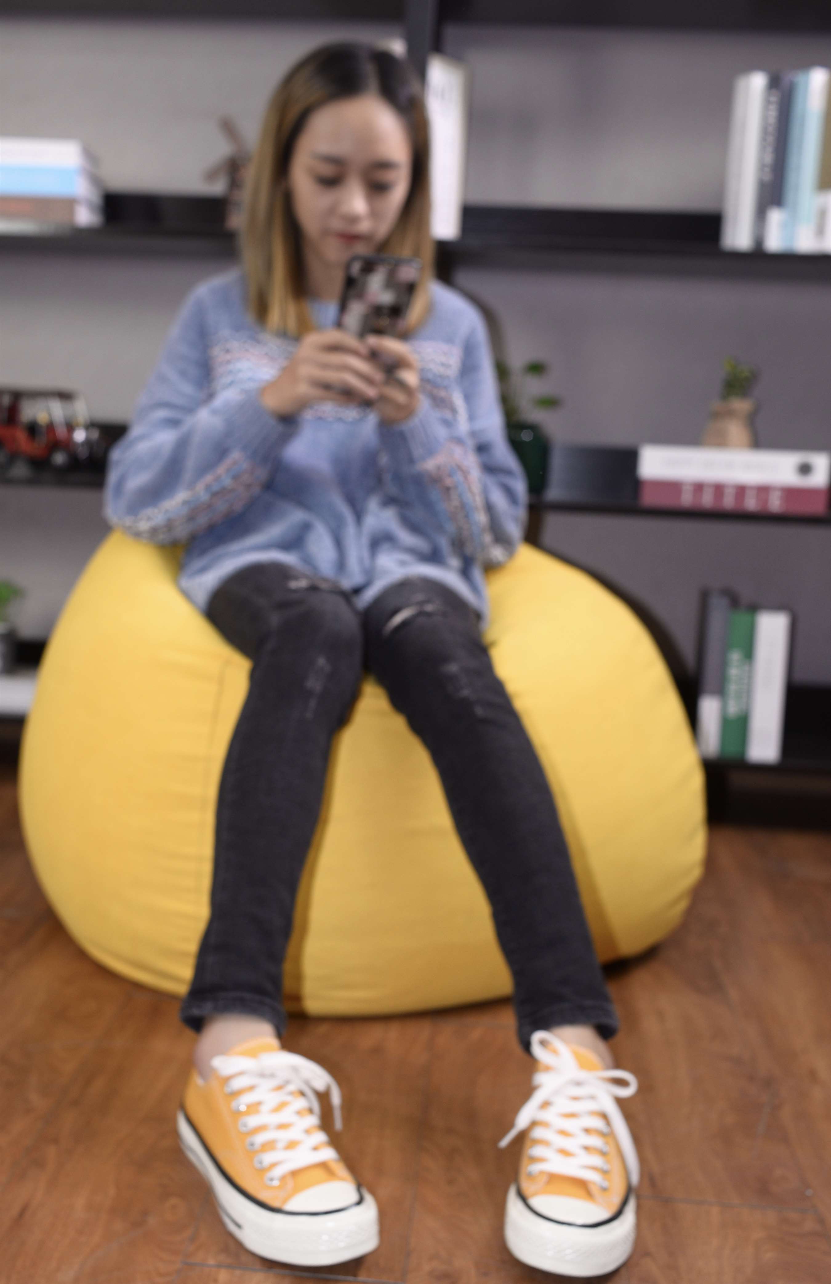 《黄色帆布鞋の船袜脚丫》作品图