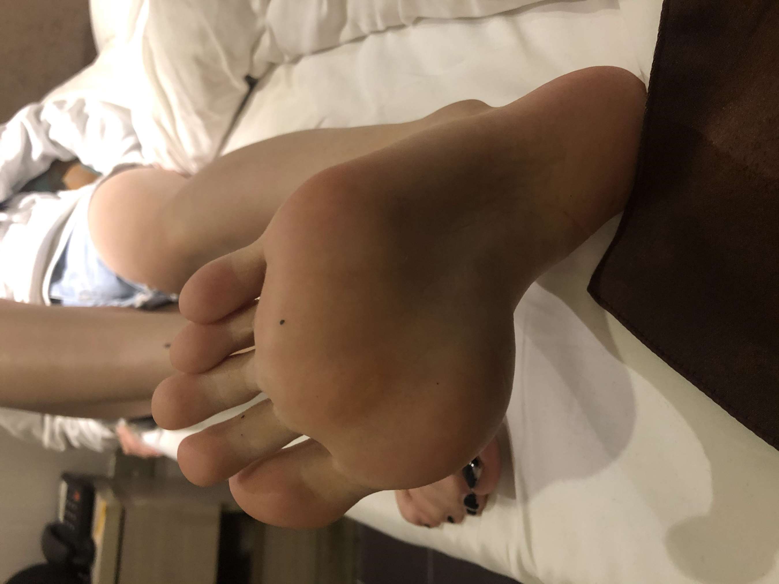 《艺术学院细腿班花小姐姐脚丫》作品图