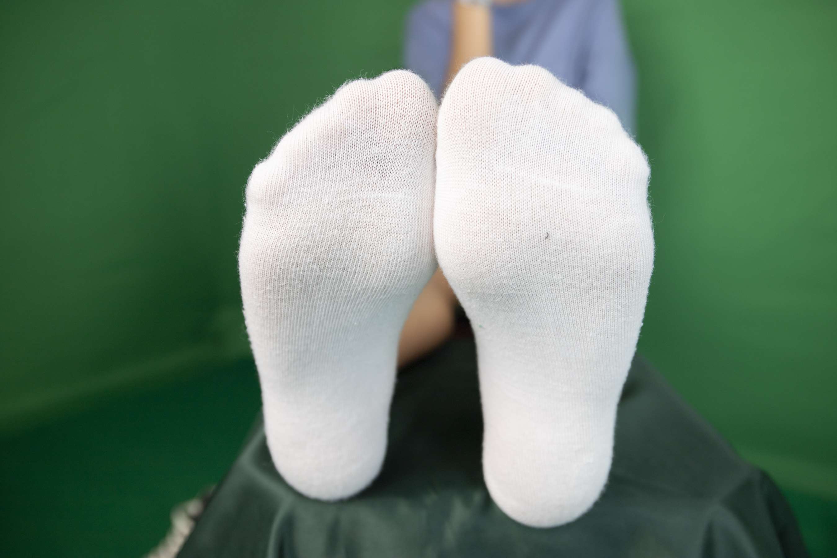 《欣欣秀帆布鞋展棉袜脚丫怕【套图+4K视频】》作品图