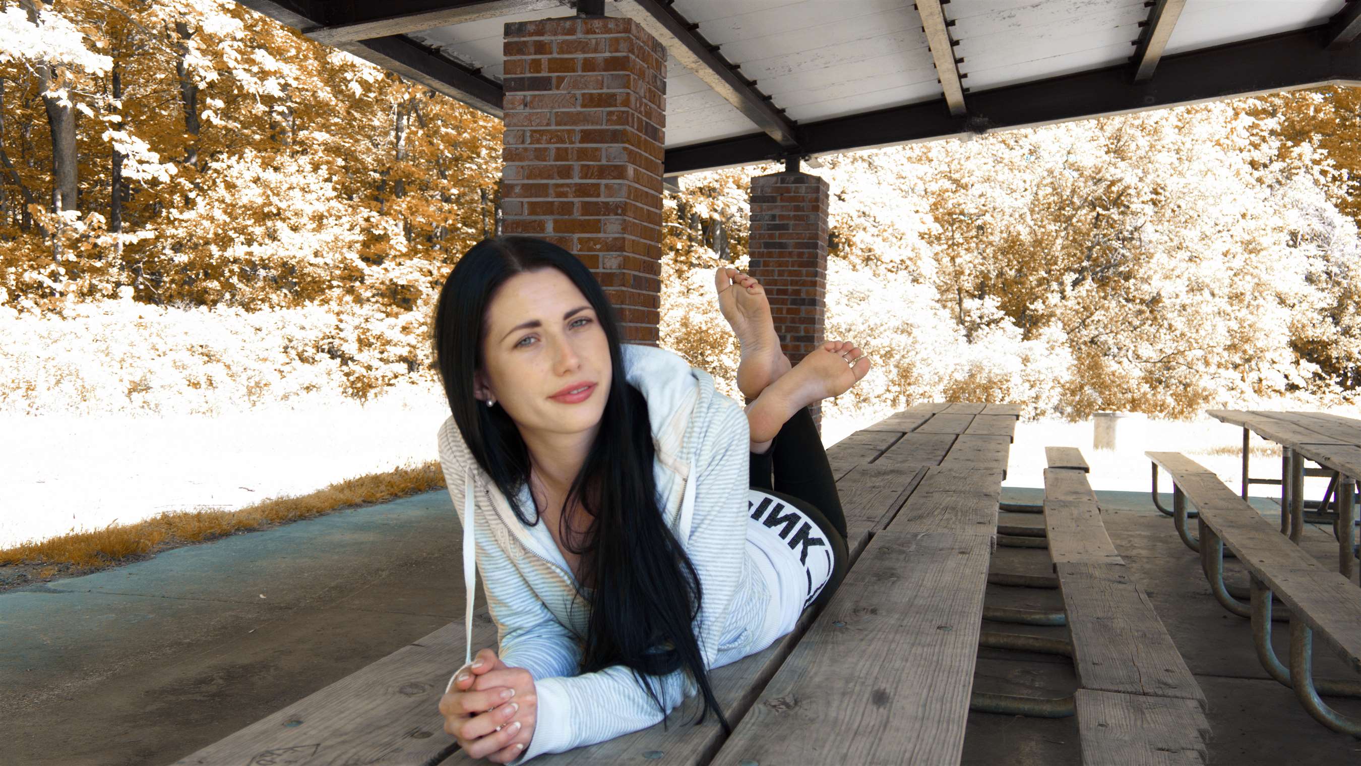 《国外小姐姐的裸足》作品图