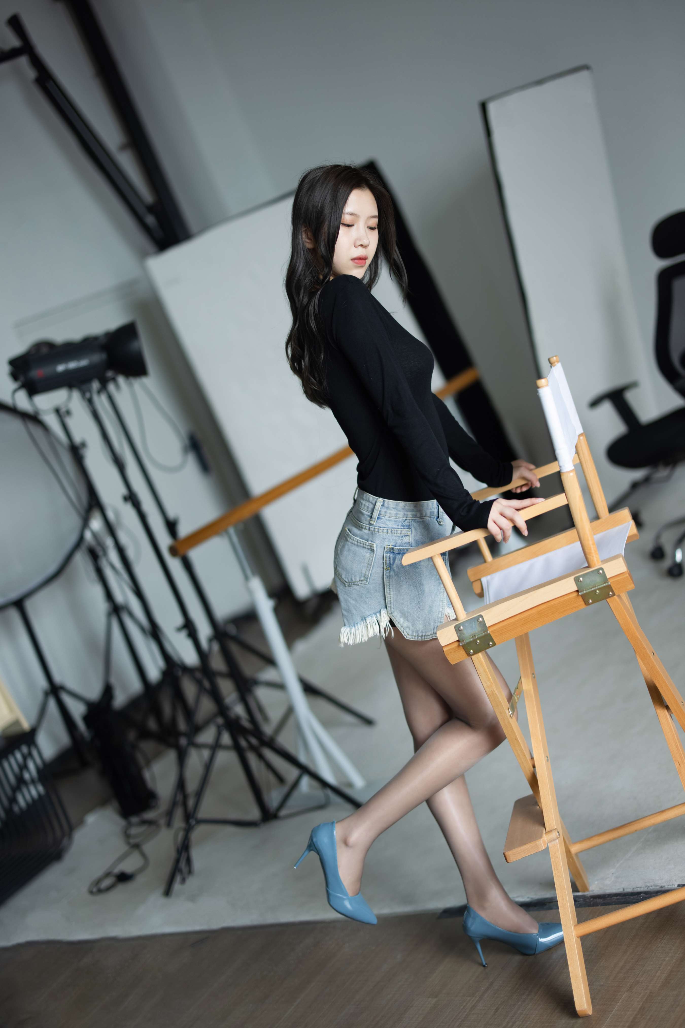 《姗姗肉丝高跟》作品图