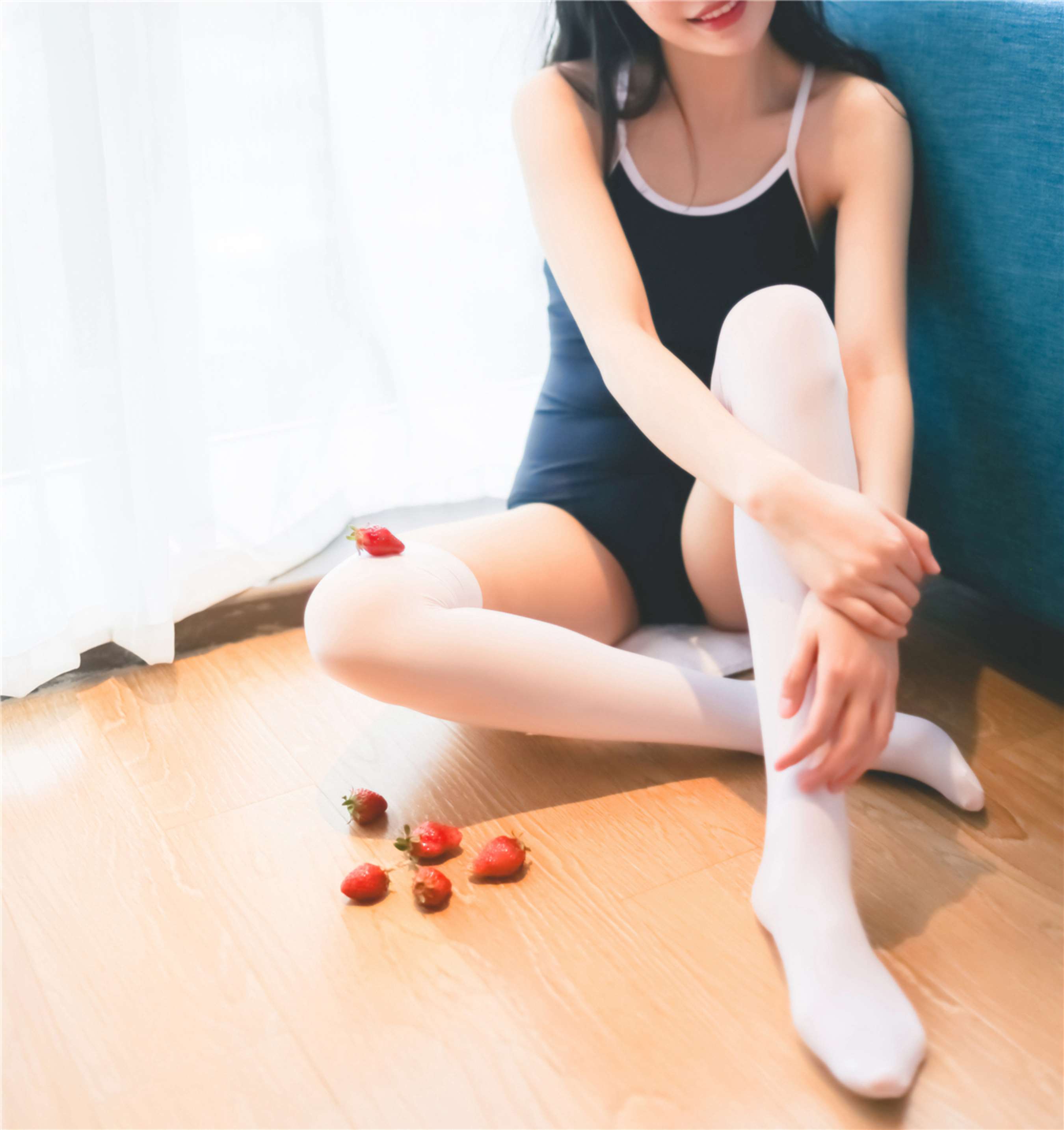 《师妹草莓の白丝足》作品图