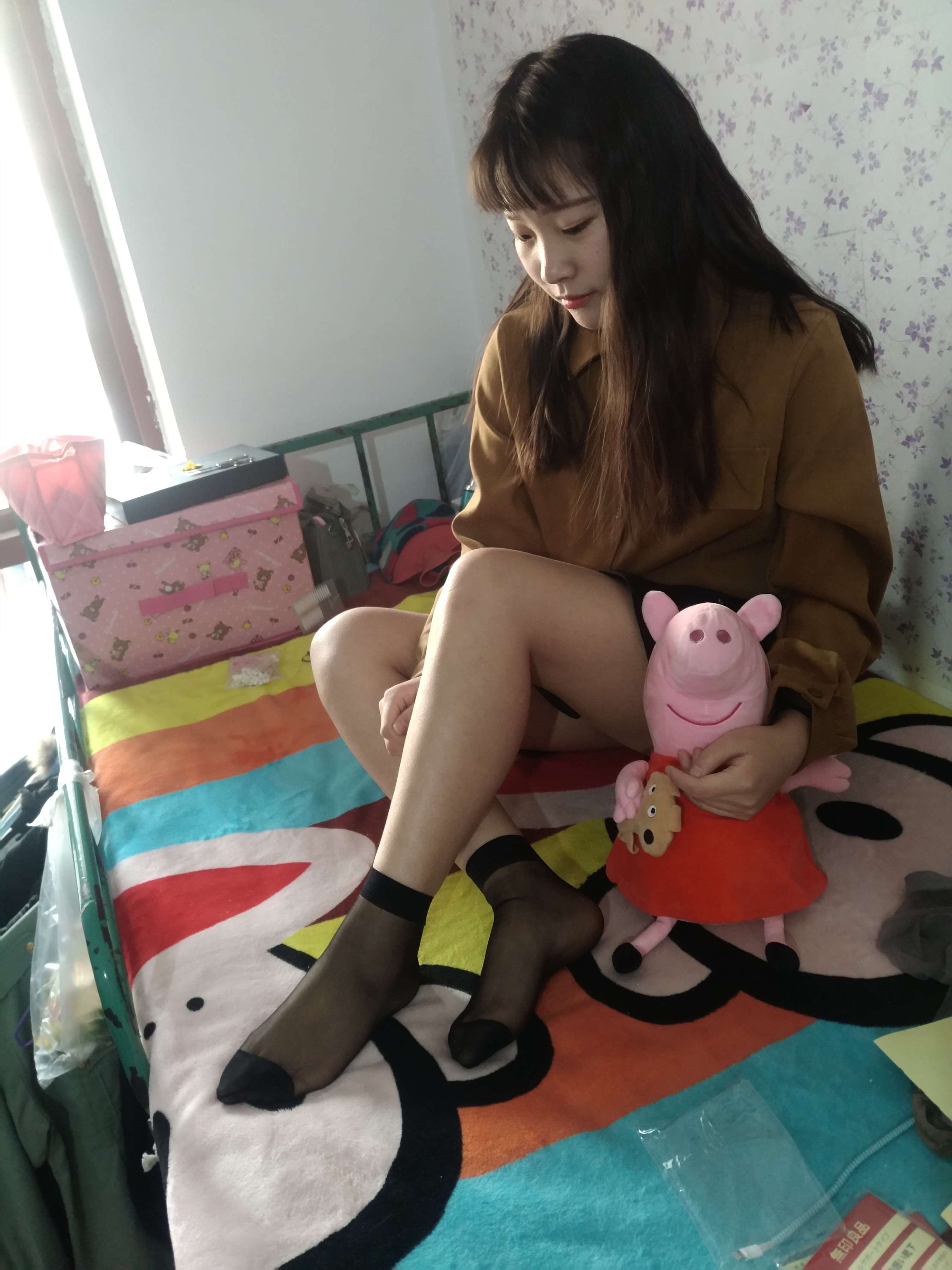 《缘缘短丝足》作品图