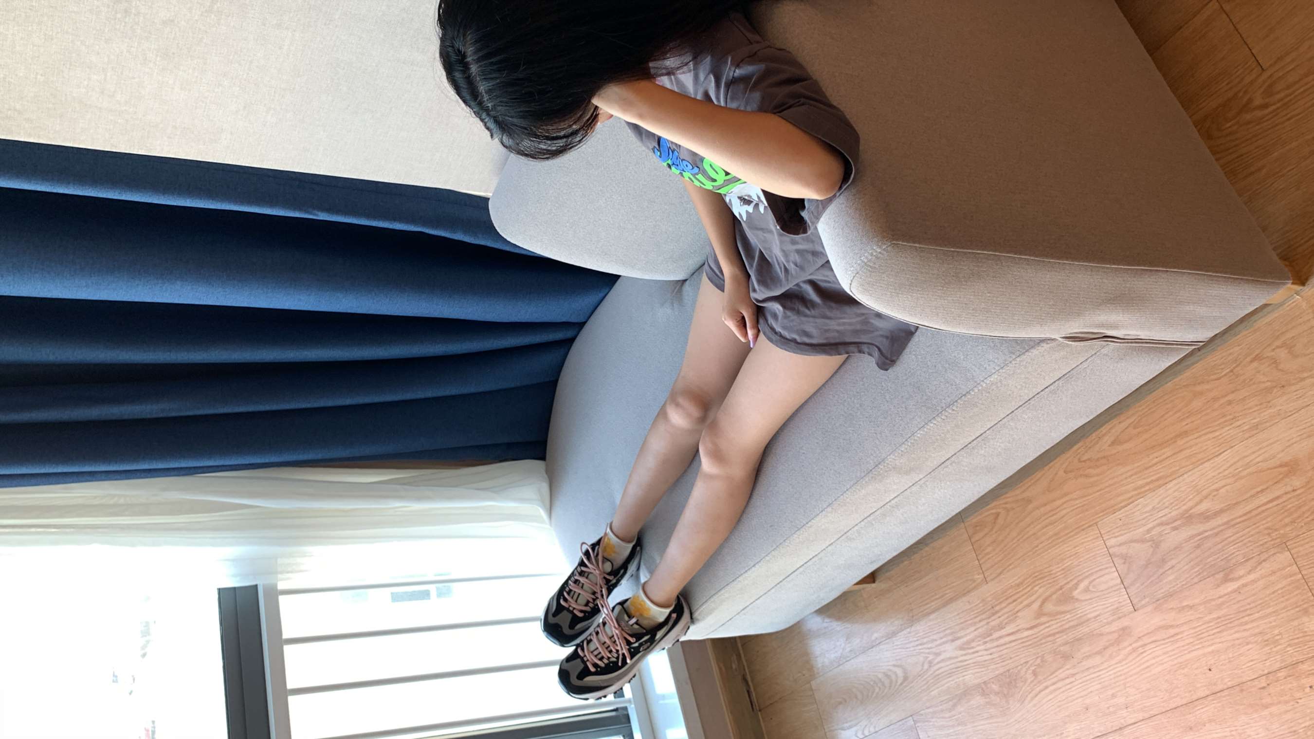 《小姐姐的棉袜脚》作品图