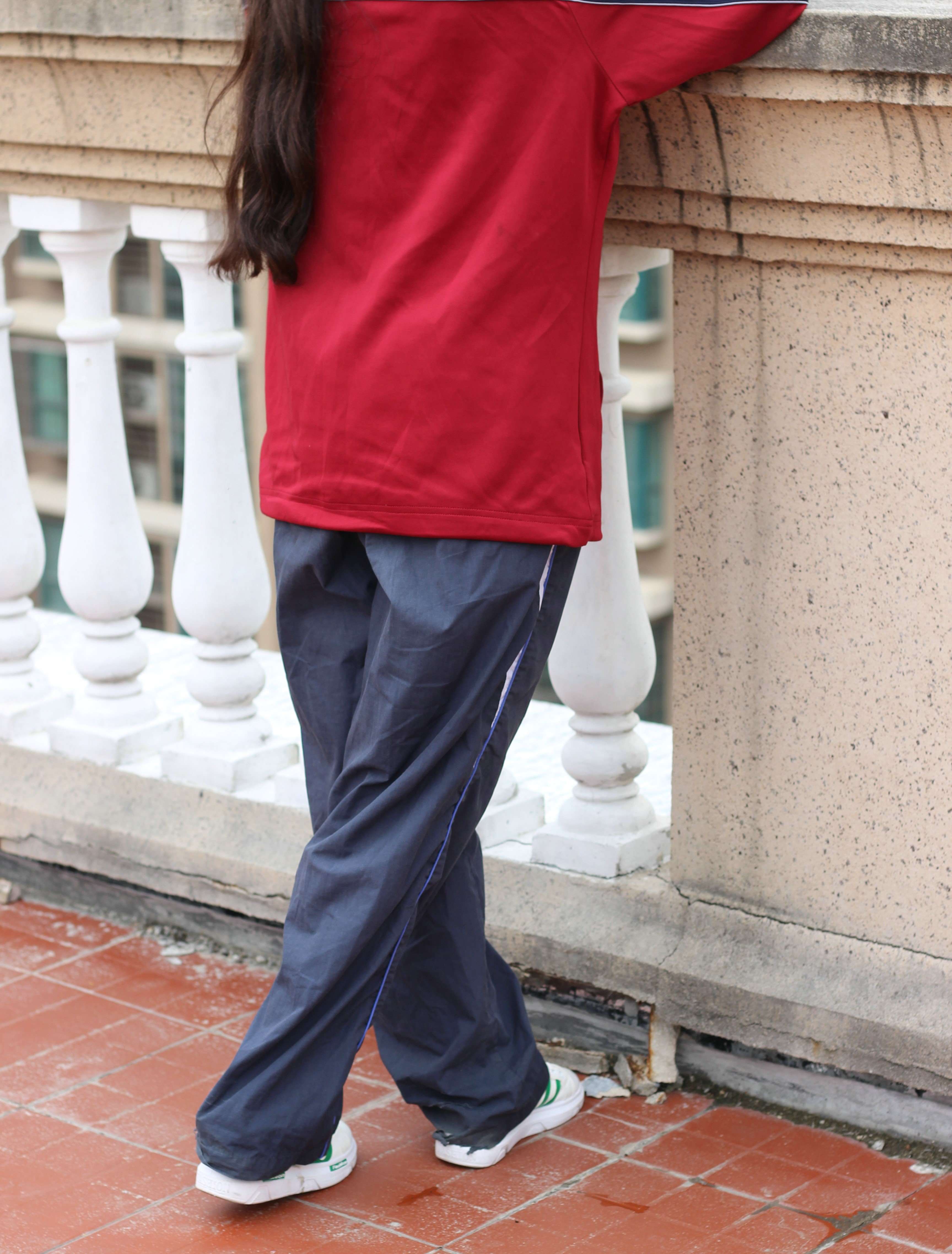 《少女板鞋の短丝脚丫》作品图