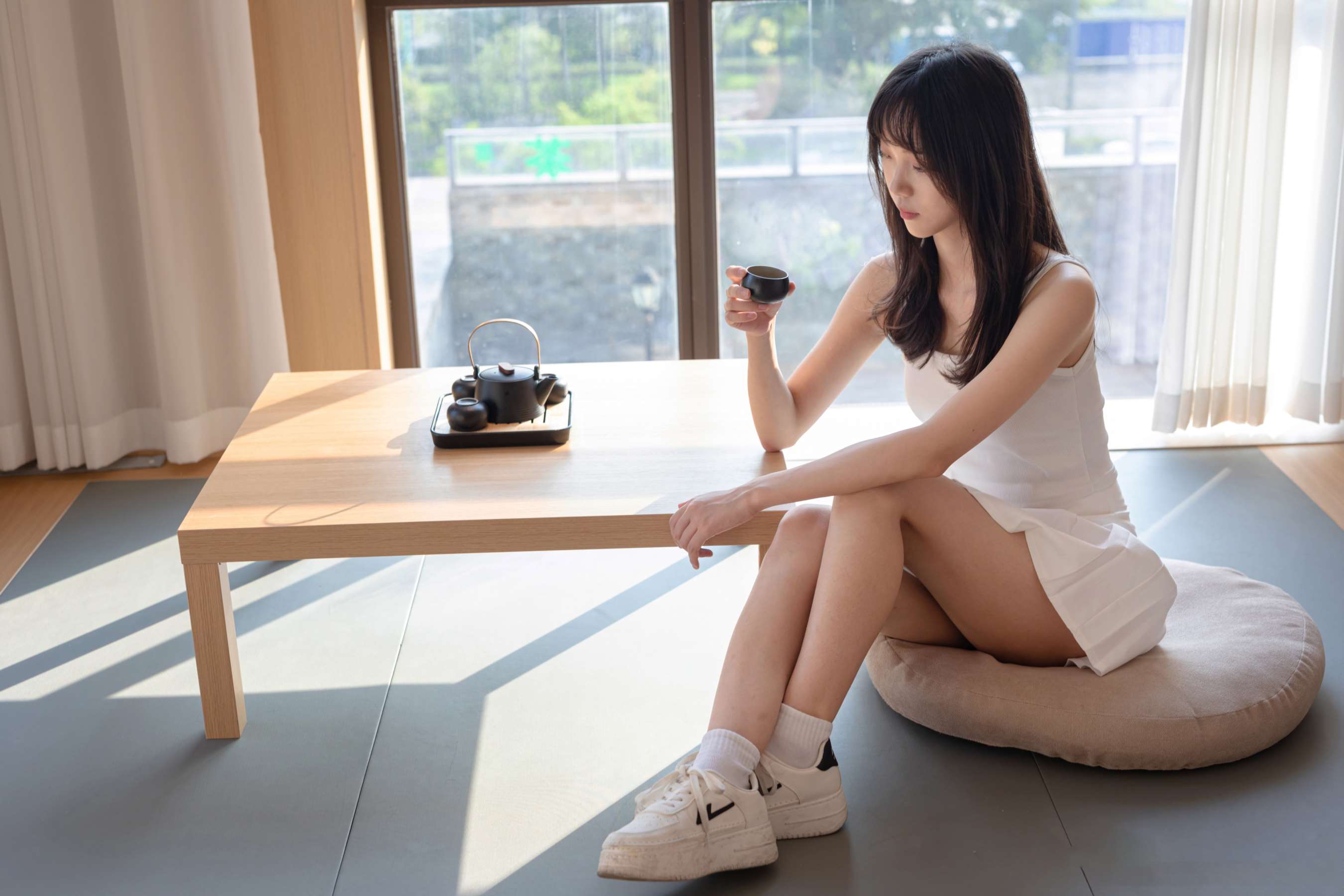 《可可白裙の棉袜脚》作品图