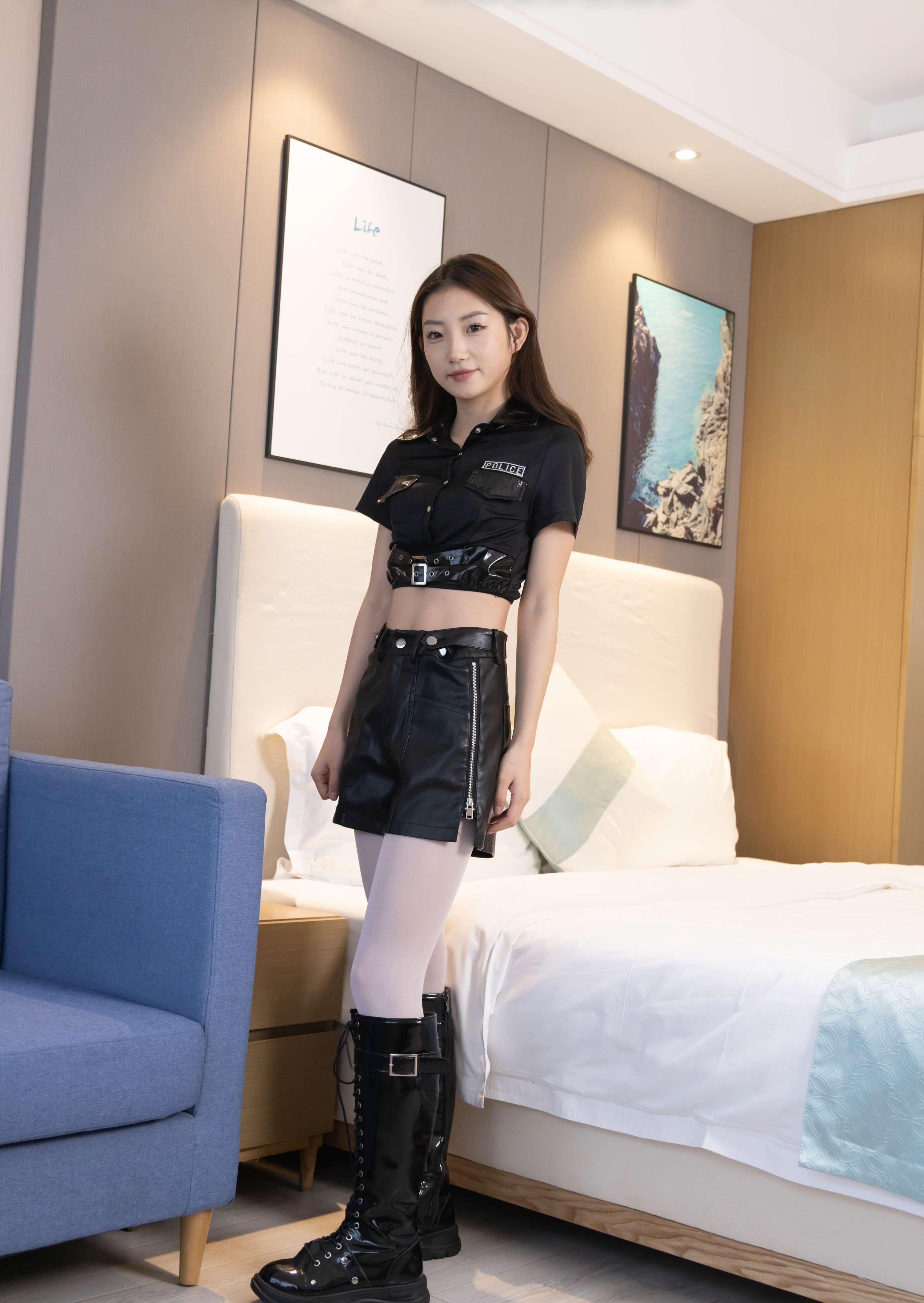 《小沫-骑士靴、厚白丝、小女警》作品图