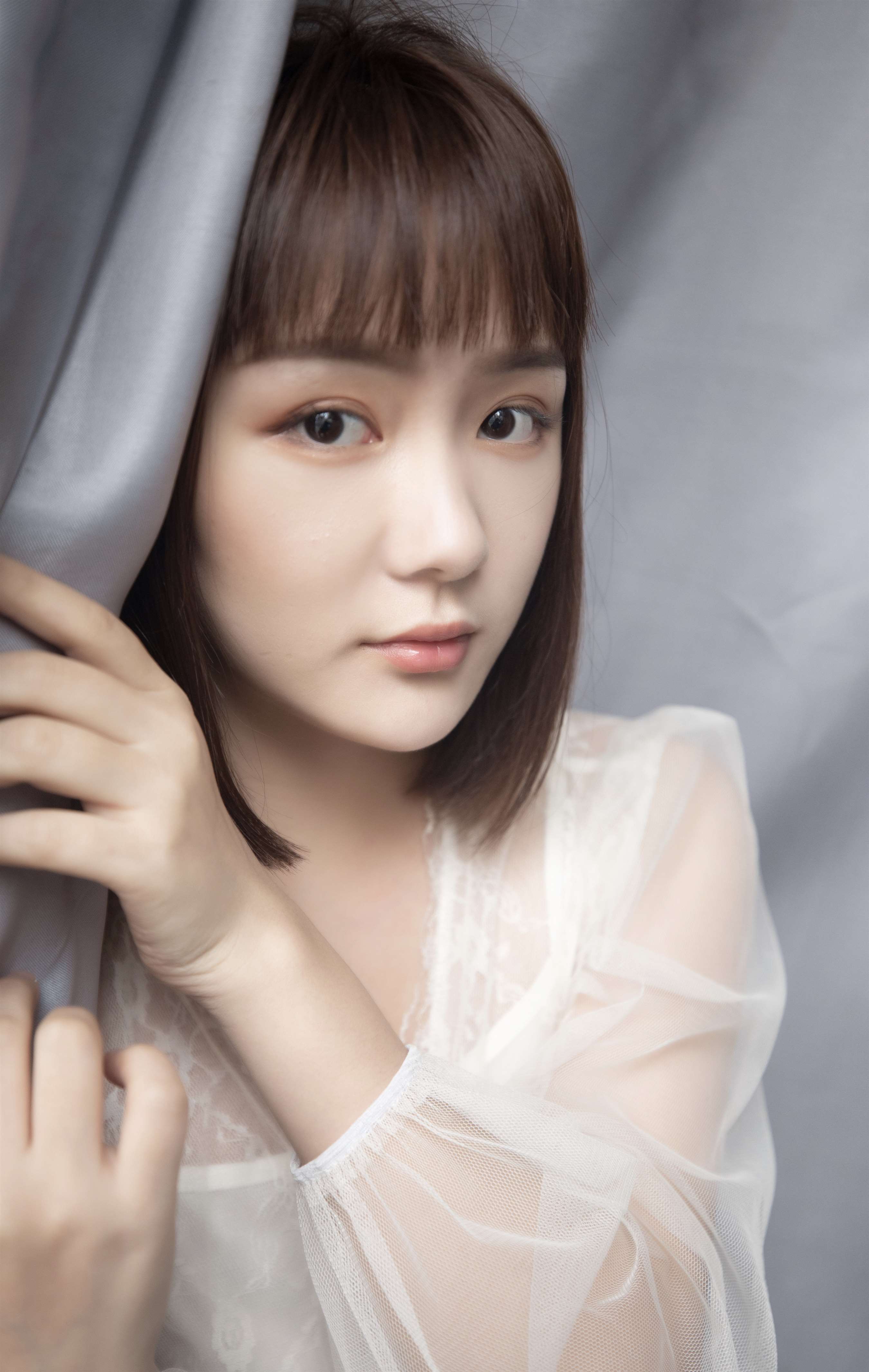 《白长裙の高跟丝足》作品图