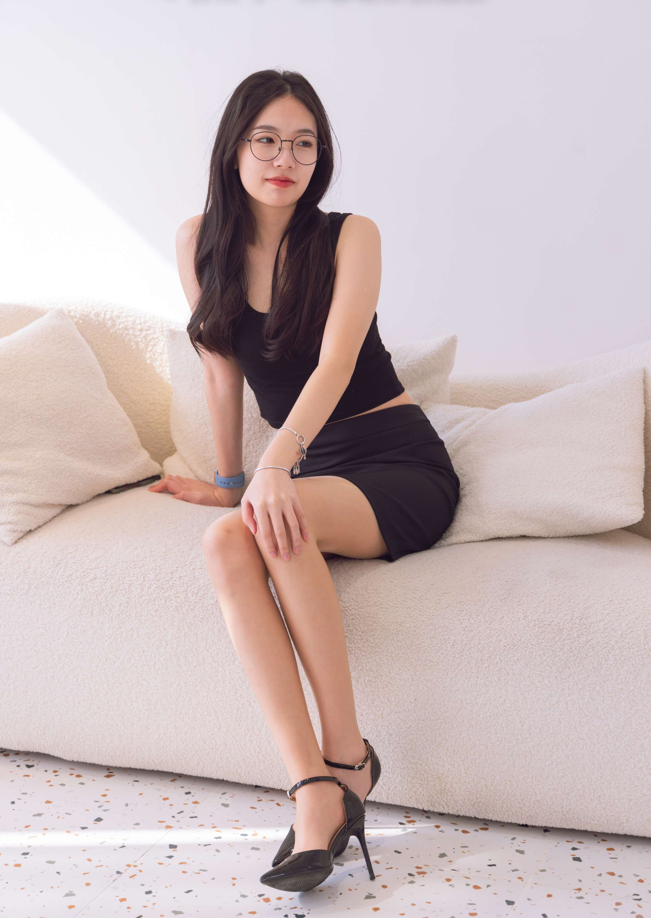 《小甜豆-高跟鞋の油亮肉丝脚丫》作品图