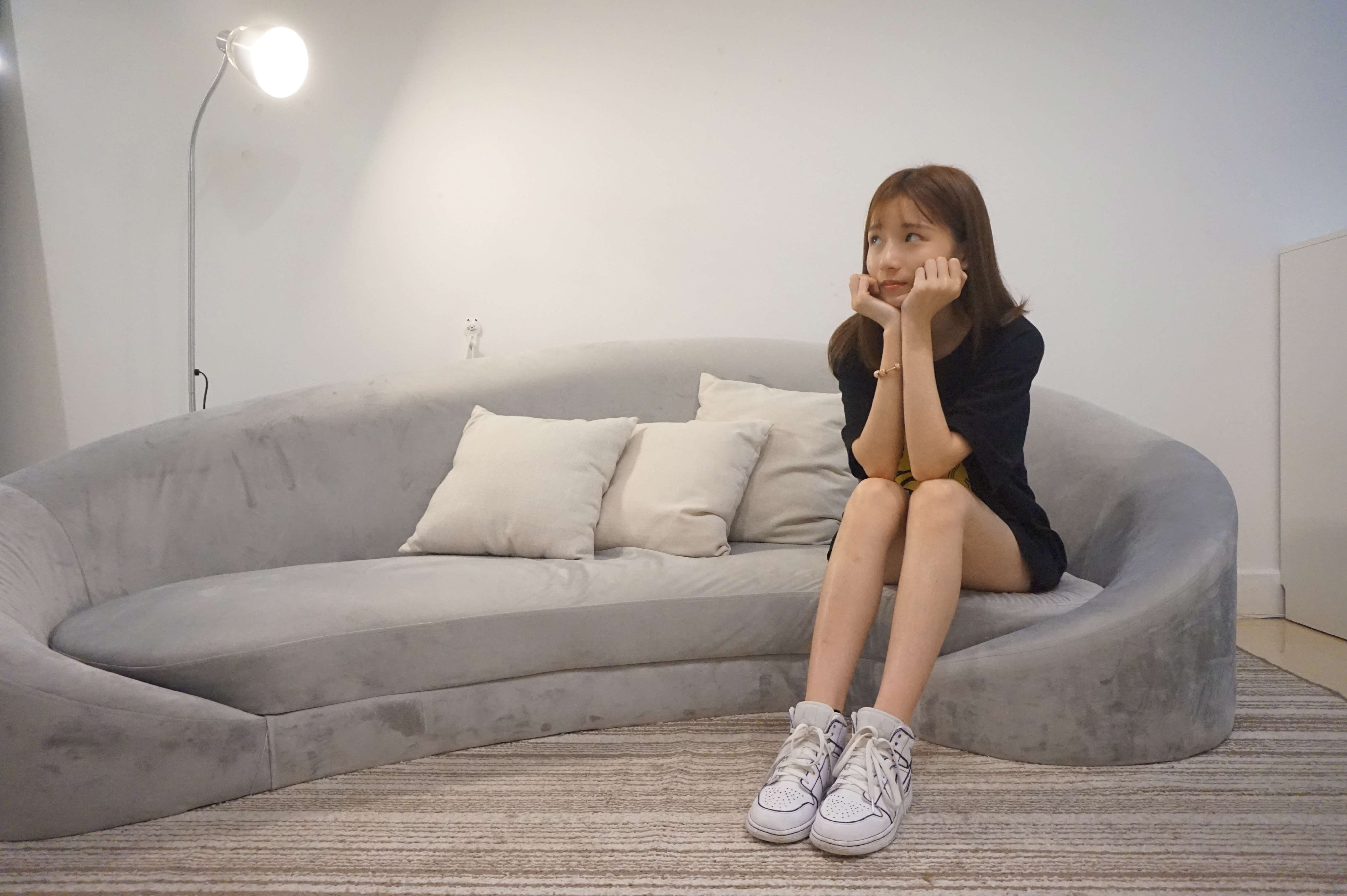 《活泼可爱的小姐姐【套图+视频】》作品图