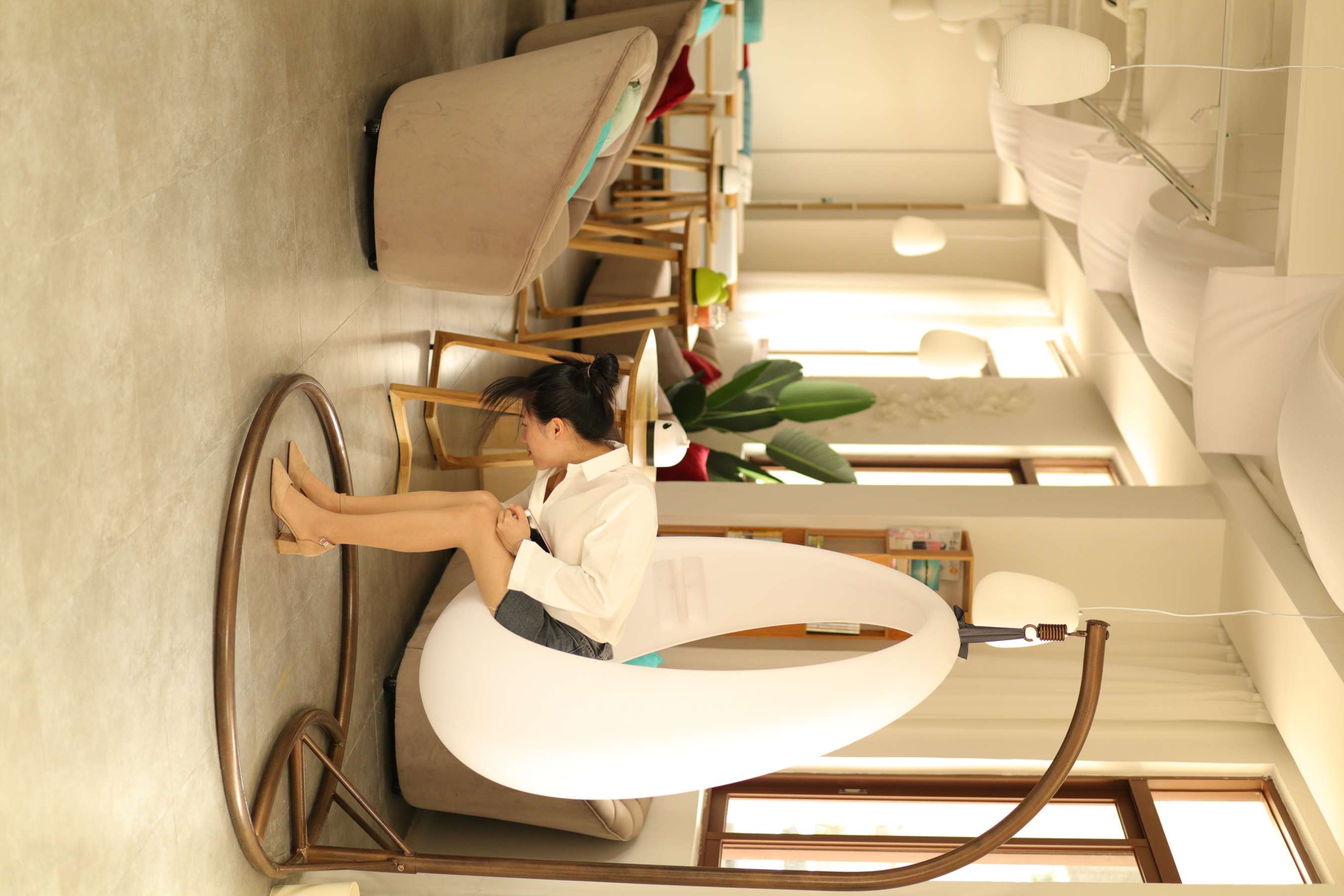 《学姐素颜极致肉丝下》作品图