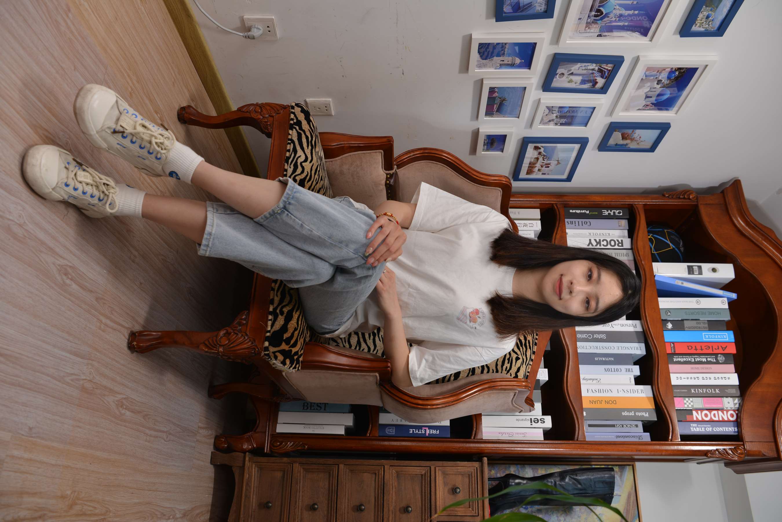 《小姐姐YIYI性感的40码大脚丫》作品图